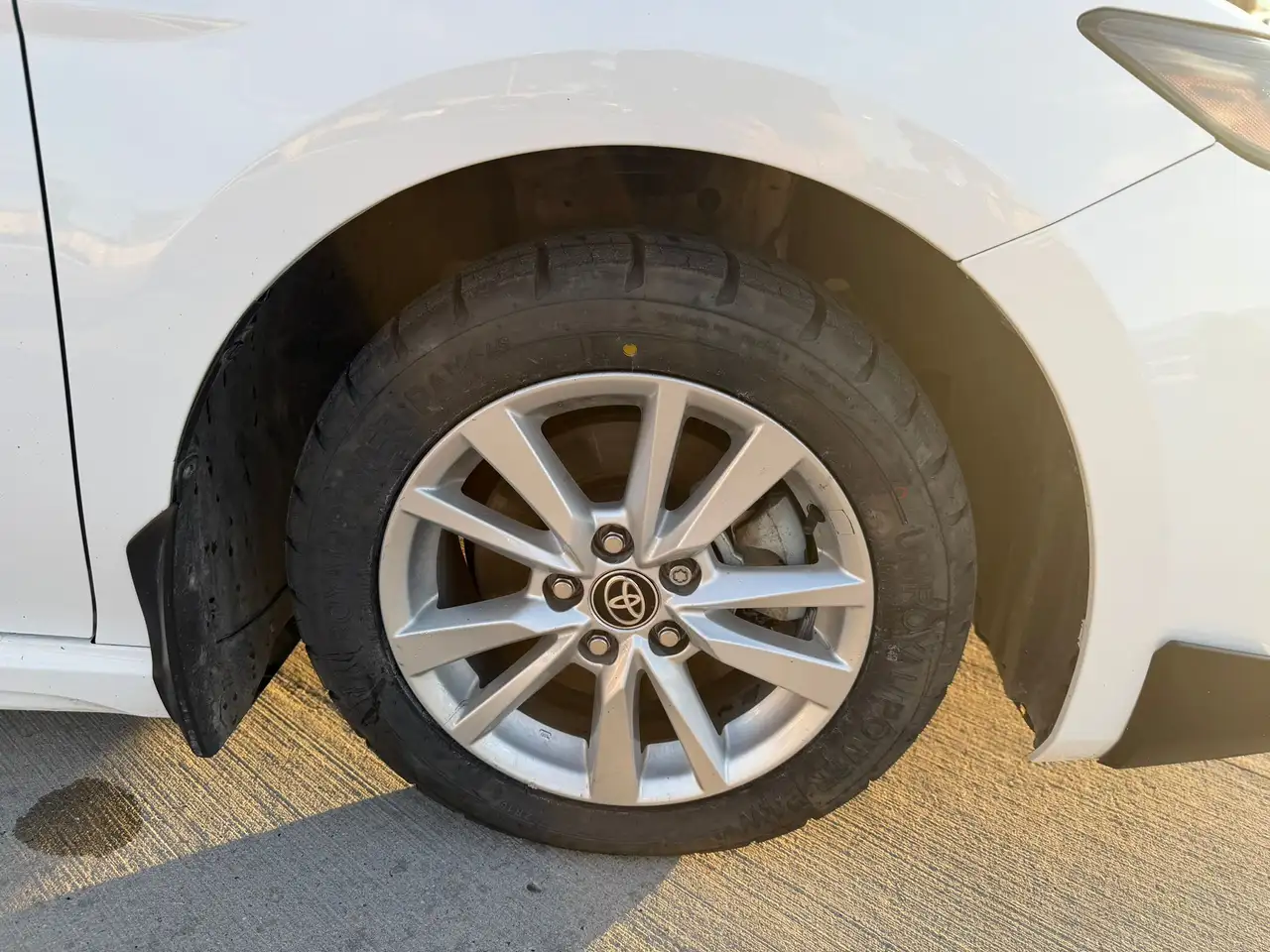 Toyota Camry снимка Toyota Camry