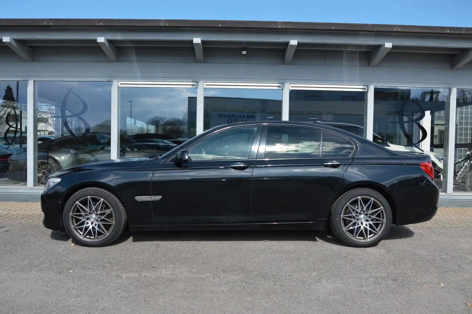 BMW 740 d xDrive*AUTOMATIK*NAVI*STHZ*SOFT*MASSAGE*360 Noir - 2