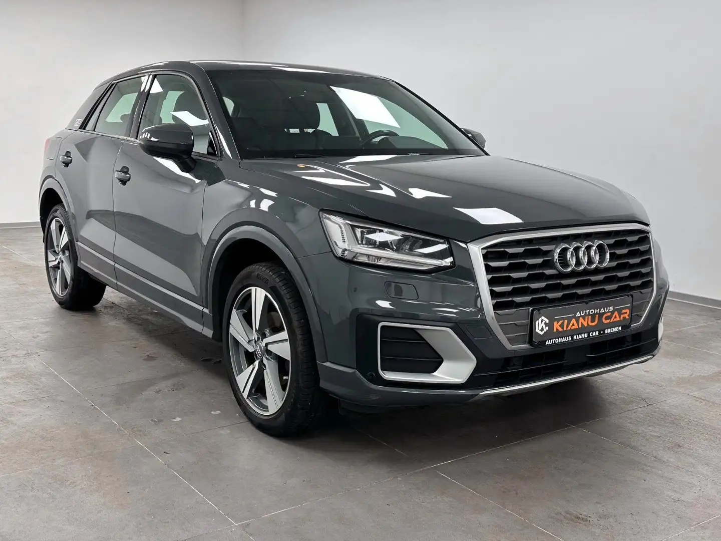 Audi Q2 35 TFSI sport.Abn.AHK.NAVI.LED.PDC.SHZ.LEDER Gris - 2