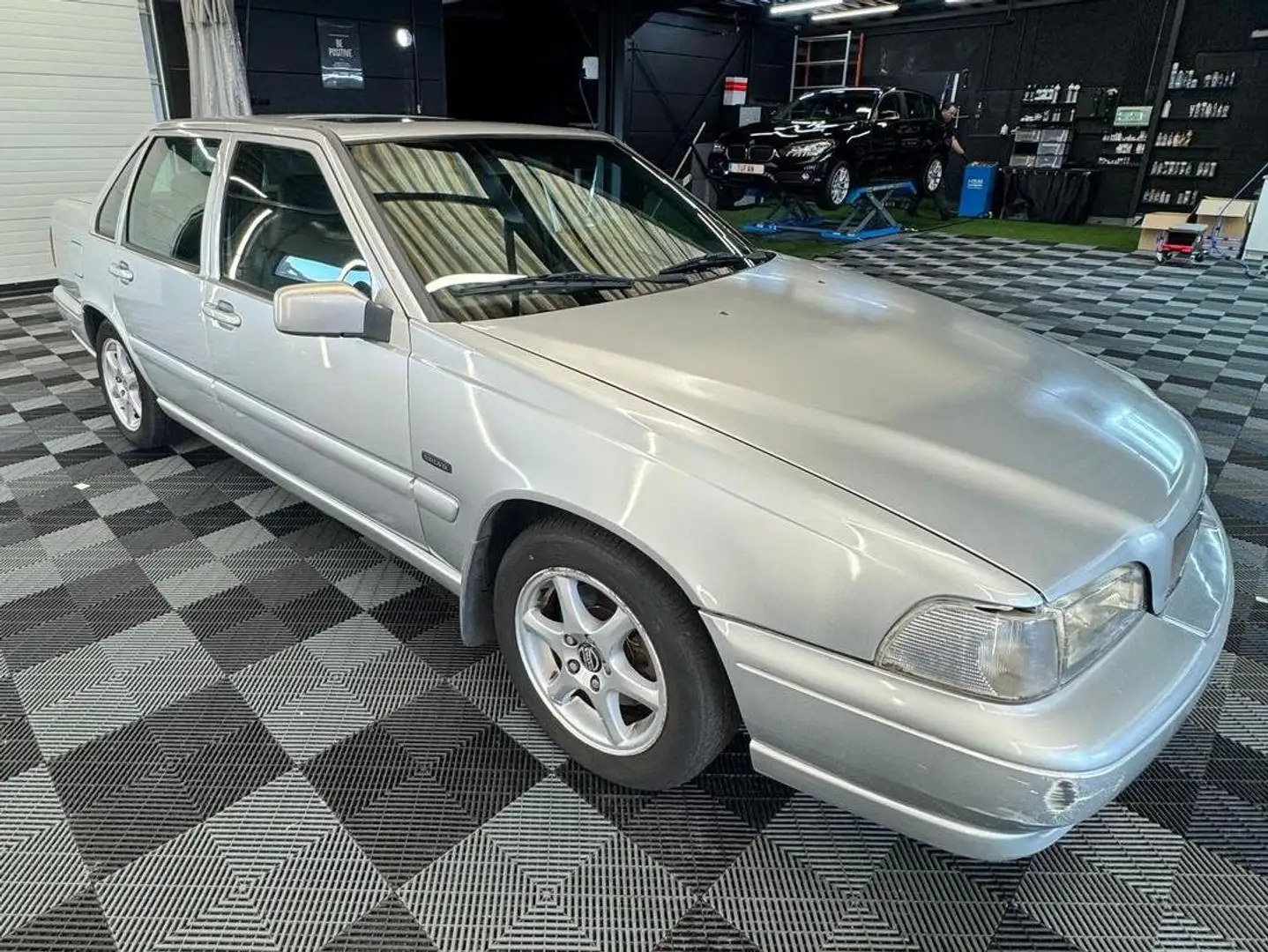 Volvo S70 2.5i benzine AUTOMATIQUE bj. 1999 320000km Gris - 2