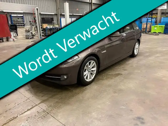 BMW 523 5-serie Touring 523i High Exe Aut. 6-Cilinder Lede