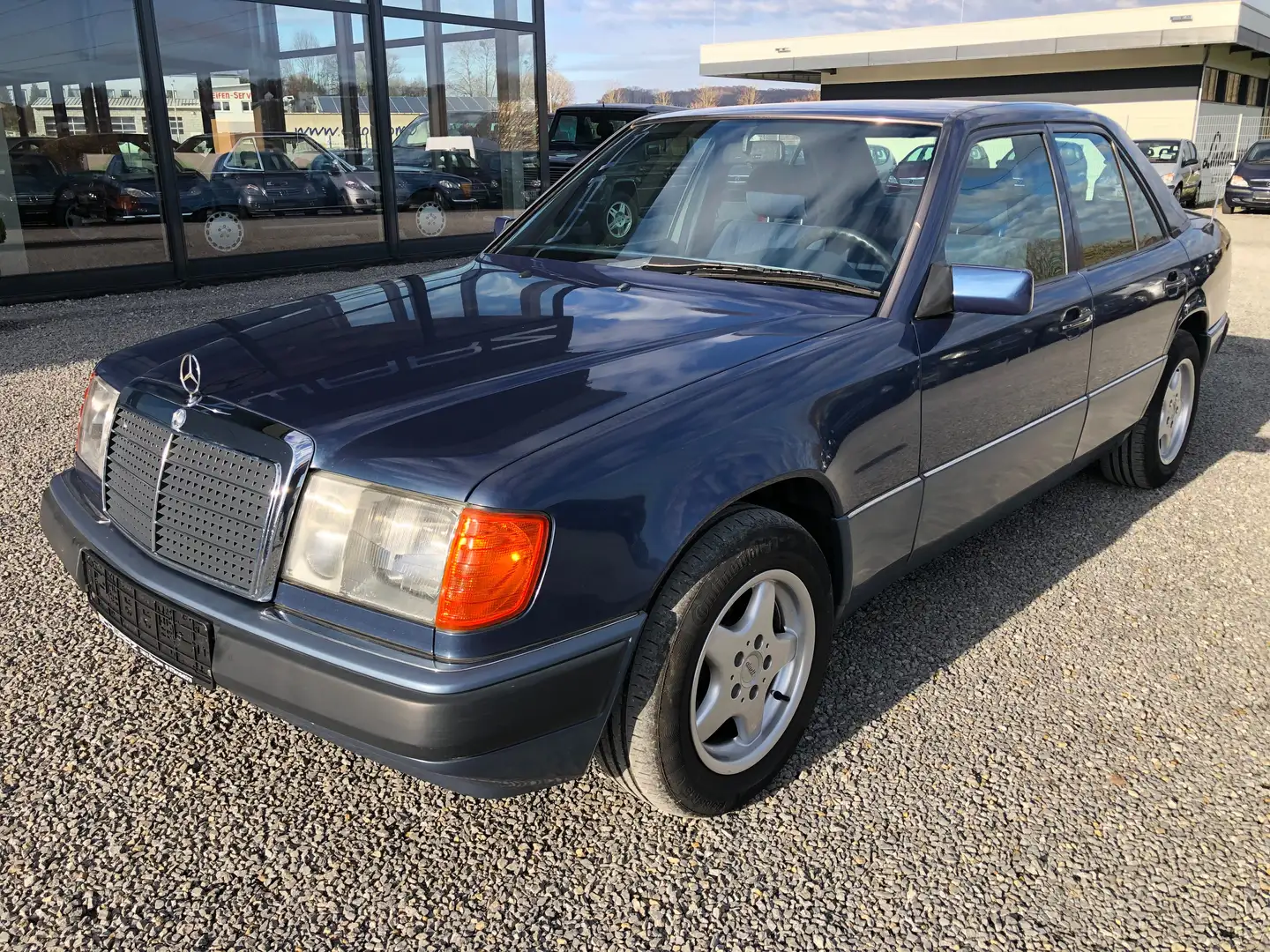 Mercedes-Benz 280 E Automatik*Klimaanlage*2.Hand* Blau - 1