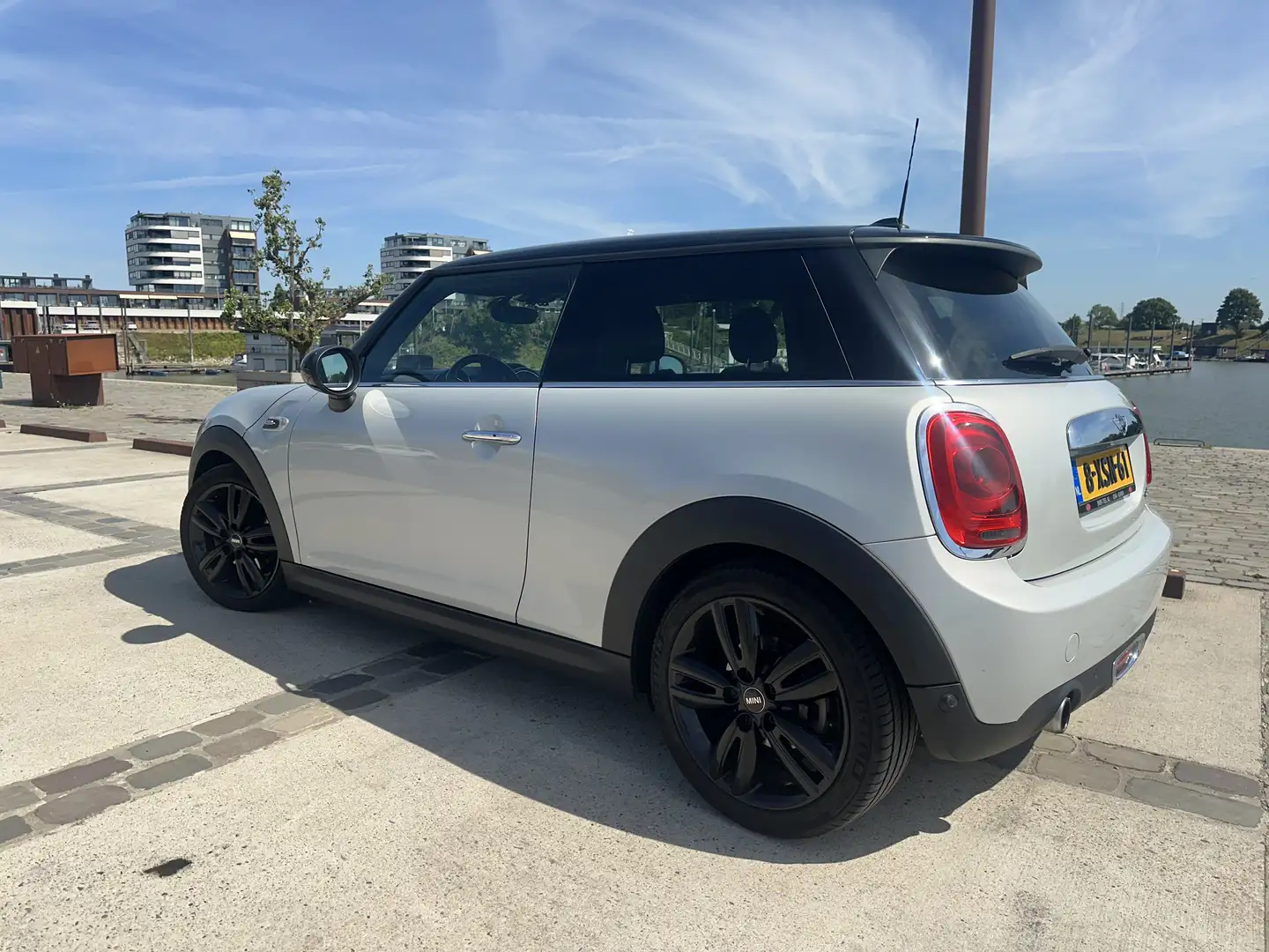 MINI Cooper 1.5 Cpr 1st.Born Edition Wit - 2