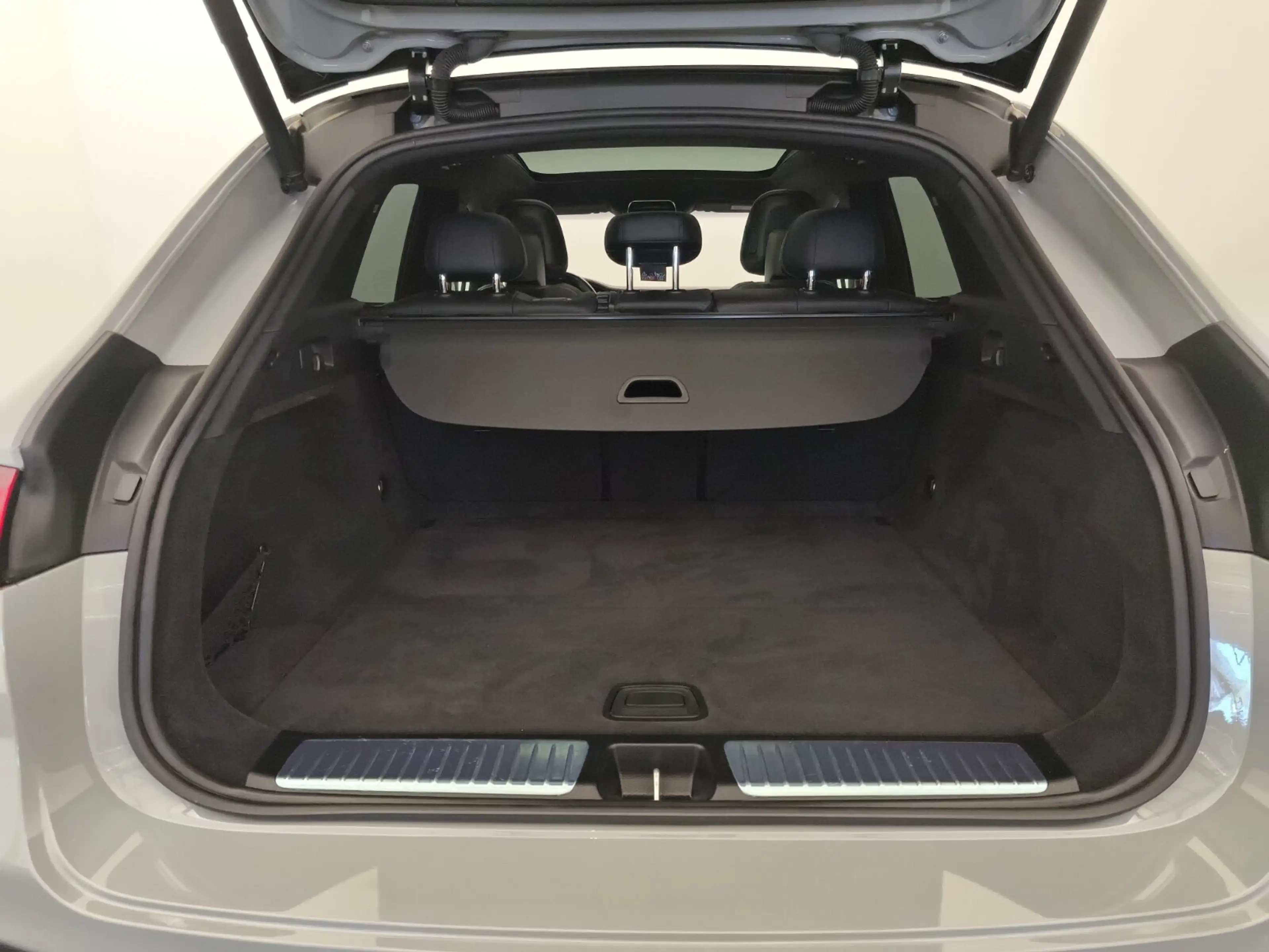 Mercedes-Benz EQE SUV EQE 500 4M SUV AMG Prem Pano Distr 360 Night AHK — photo 10