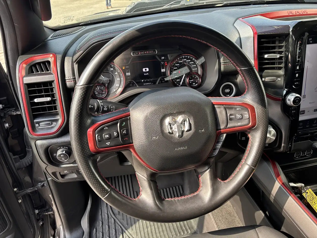 RAM 1500 снимка RAM 1500