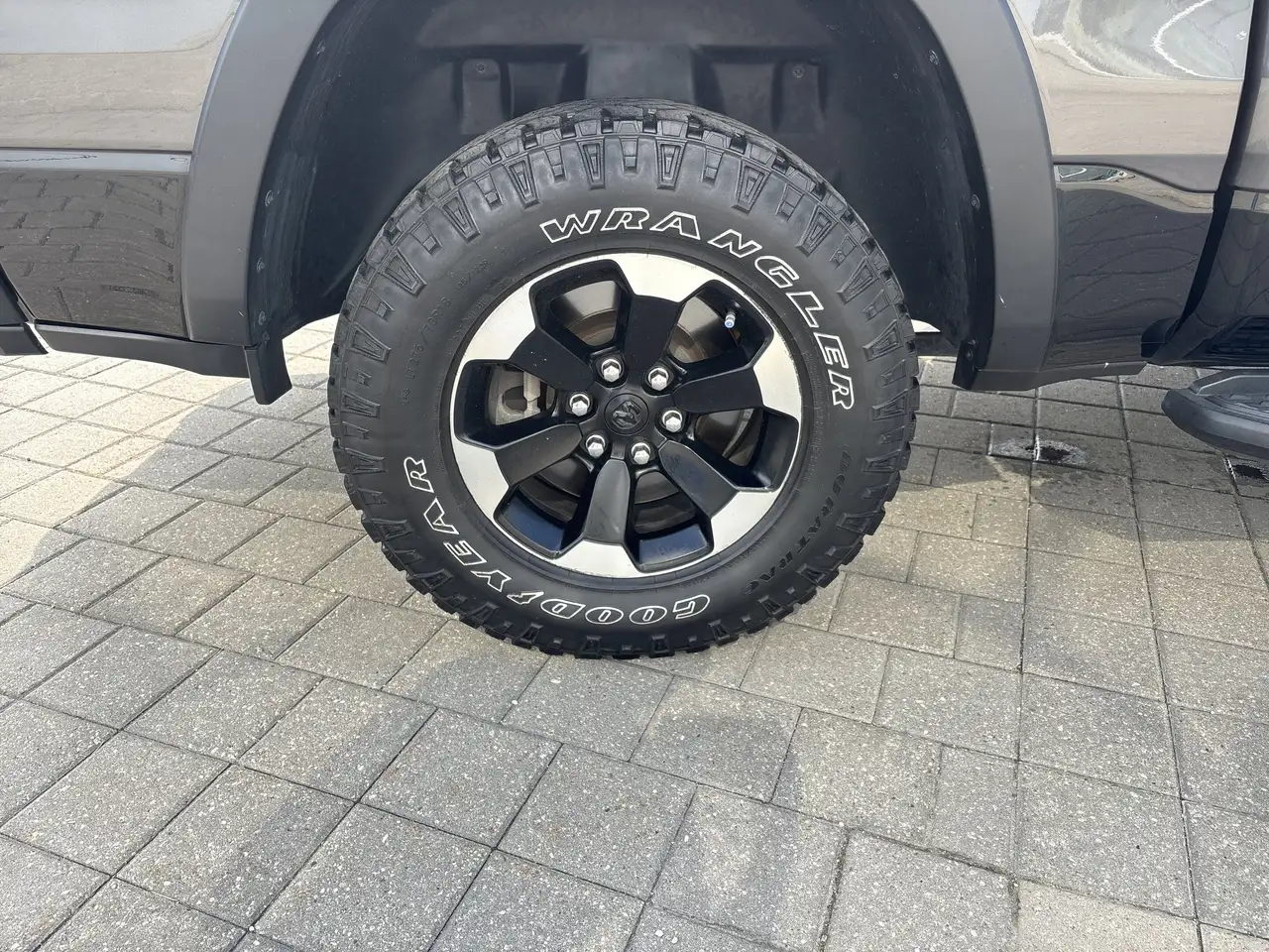 RAM 1500 снимка RAM 1500