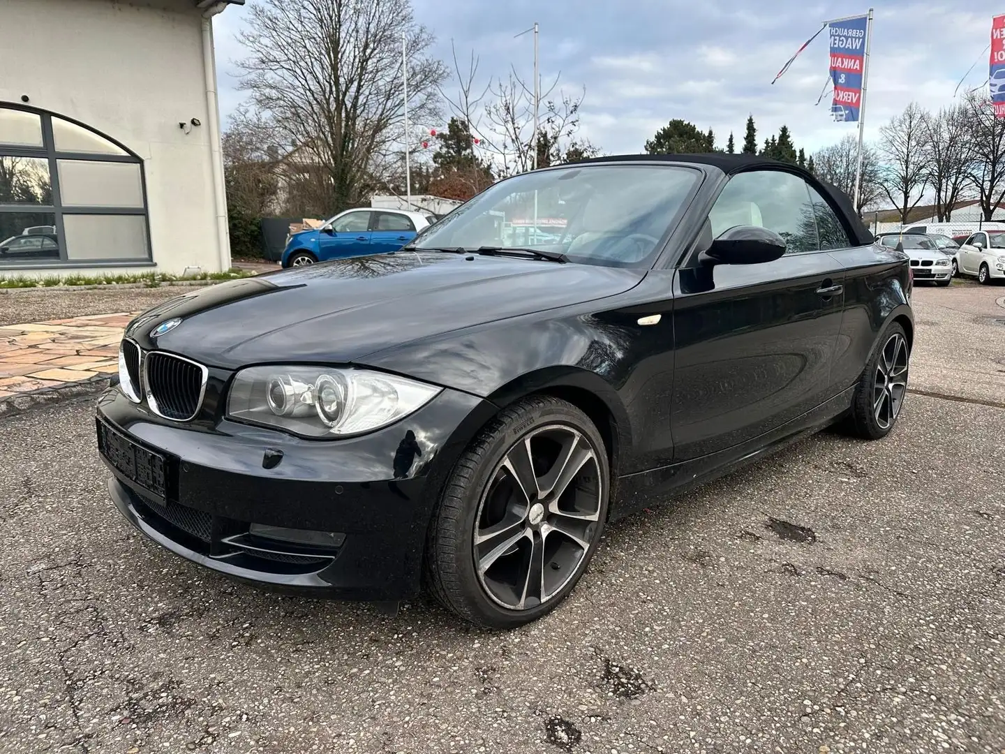 BMW 120 i 1 Cabrio Benzin AUTOMATIK Tüv 11/27 Leder Schwarz - 1