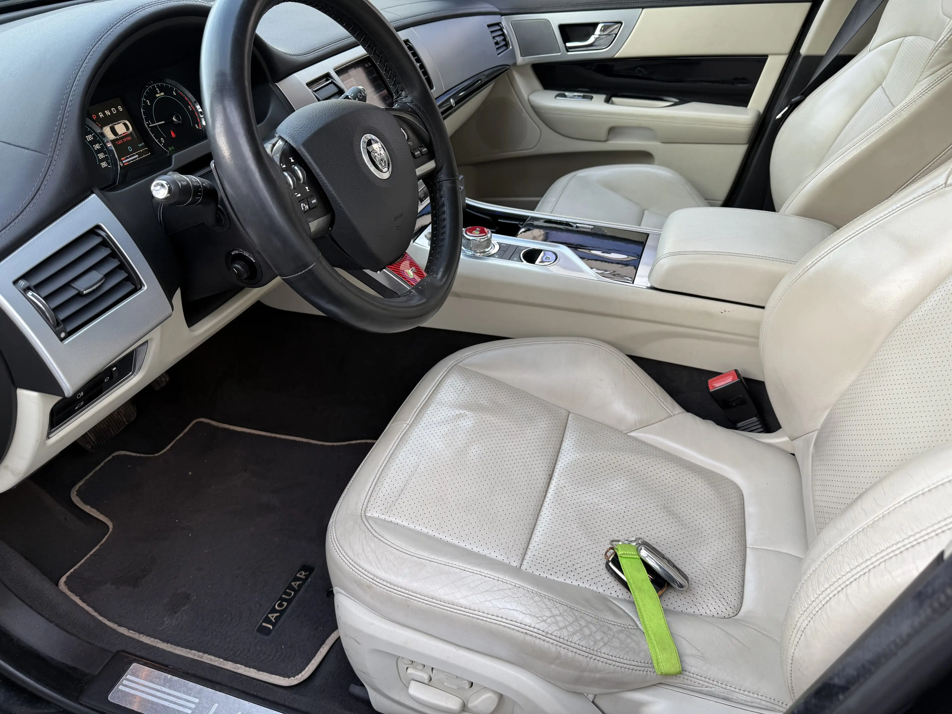 Jaguar XF 3,0 Diesel S Premium Luxury Start/Stop — photo 12