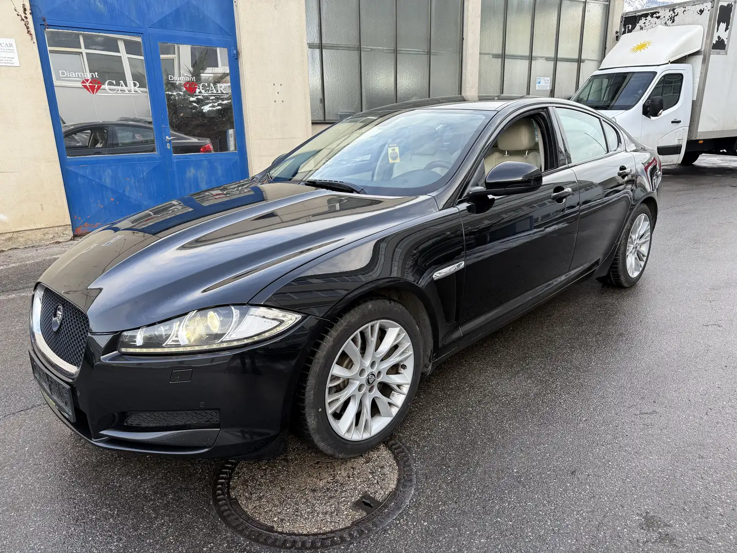 Jaguar XF 3,0 Diesel S Premium Luxury Start/Stop Schwarz - 1