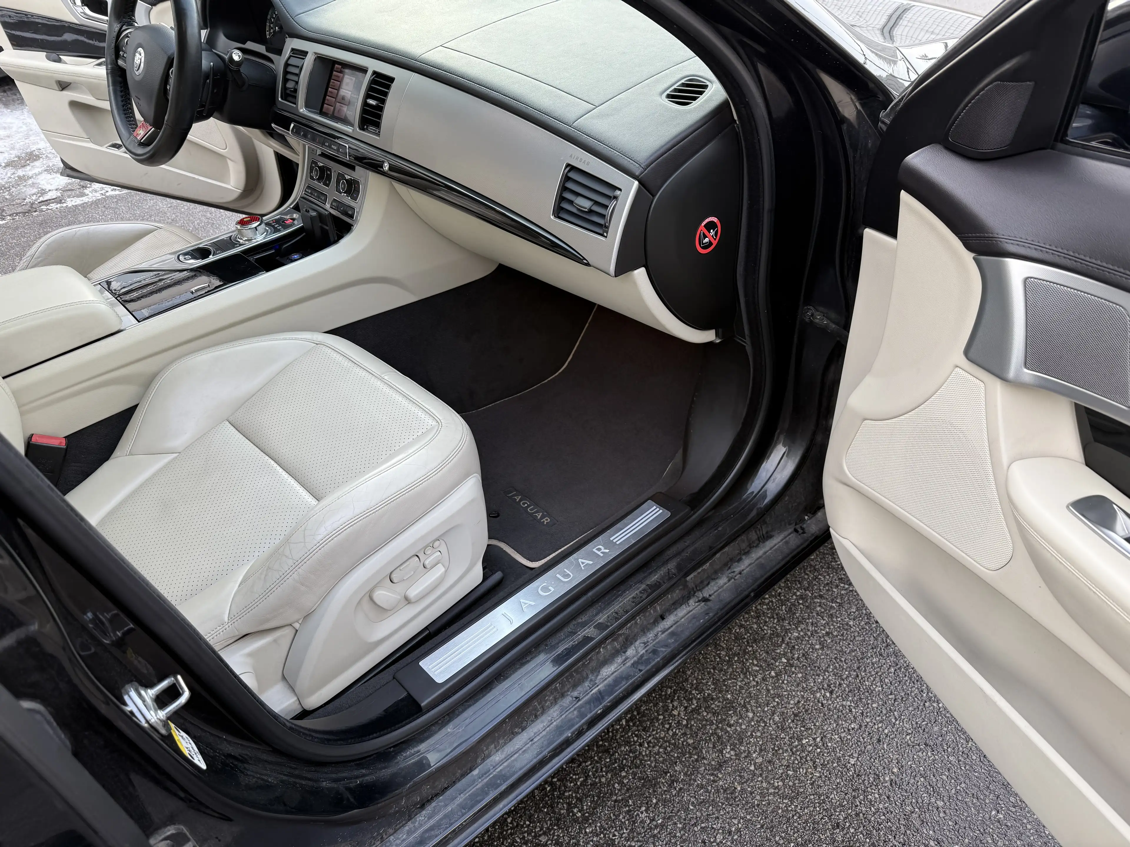 Jaguar XF 3,0 Diesel S Premium Luxury Start/Stop — photo 11