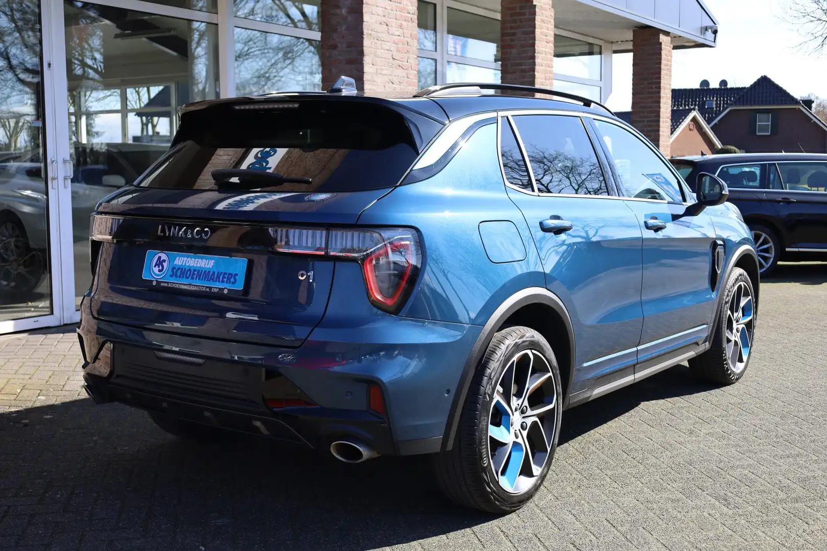 Lynk & Co 01 1.5 261PK! 6.6Kwh LADEN! 360-CAMERA PANO/SCHUIF IN Bleu - 2