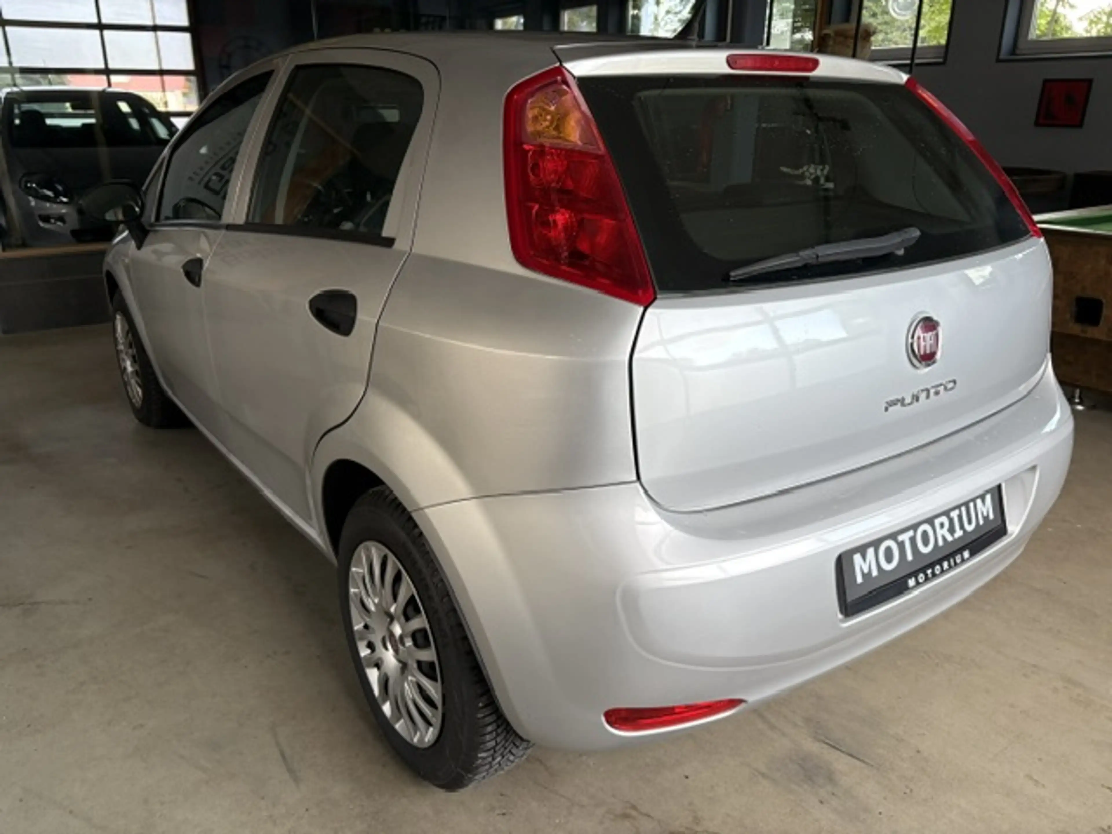 Fiat Punto MYSTYLE~wenig KM~Klima — photo 4