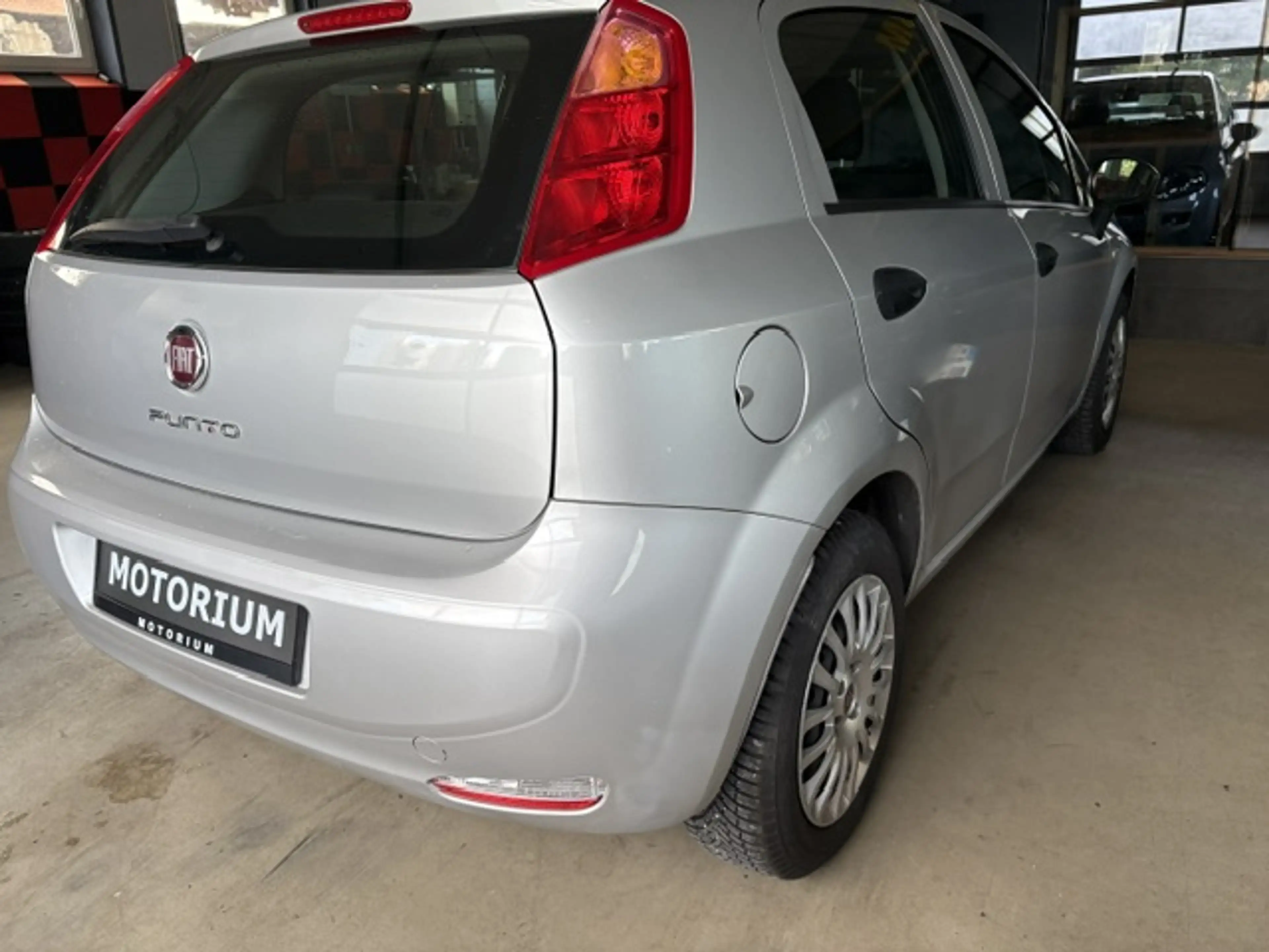 Fiat Punto MYSTYLE~wenig KM~Klima — photo 7