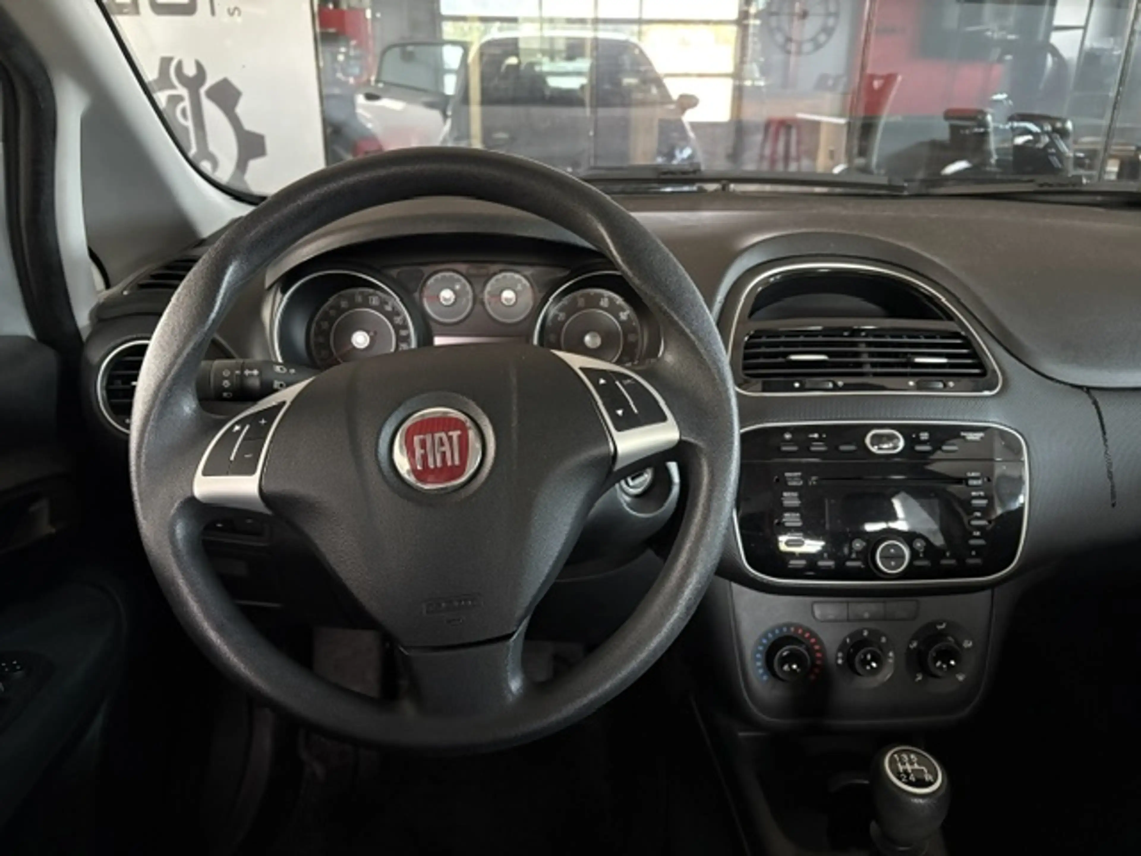 Fiat Punto MYSTYLE~wenig KM~Klima — photo 13
