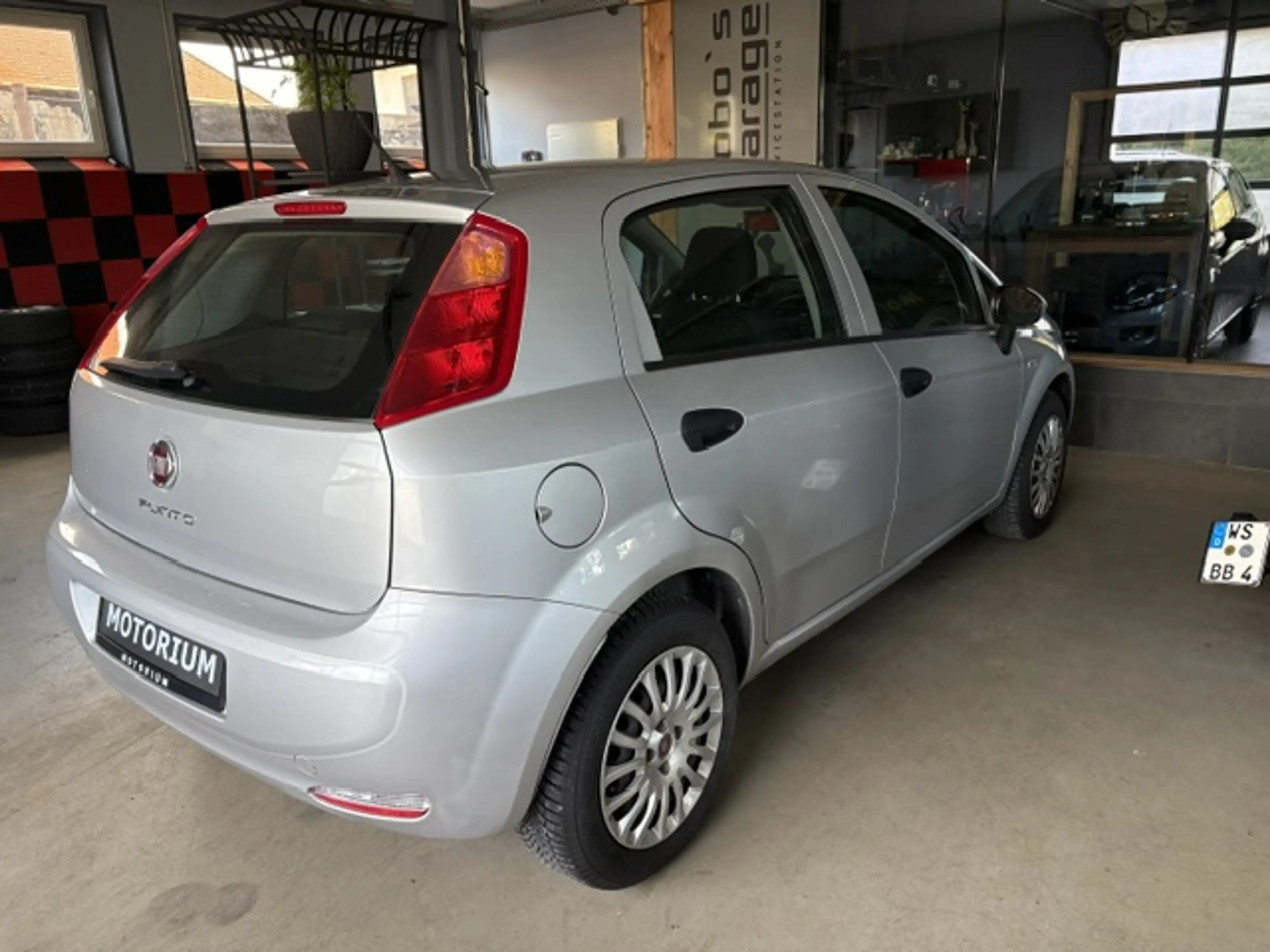 Fiat Punto MYSTYLE~wenig KM~Klima — photo 6