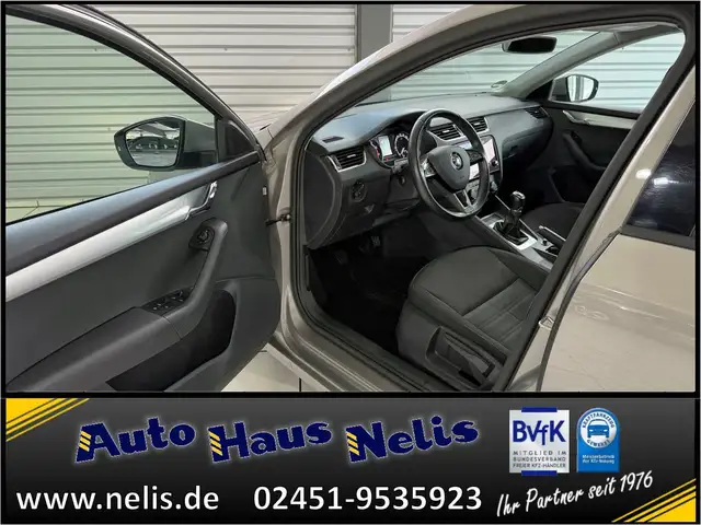 Skoda Octavia view 7