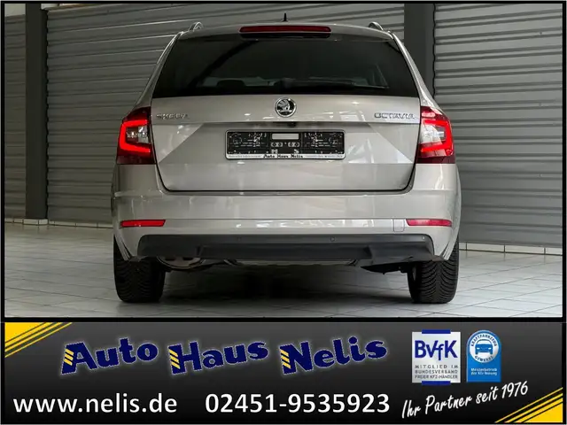 Skoda Octavia view 4
