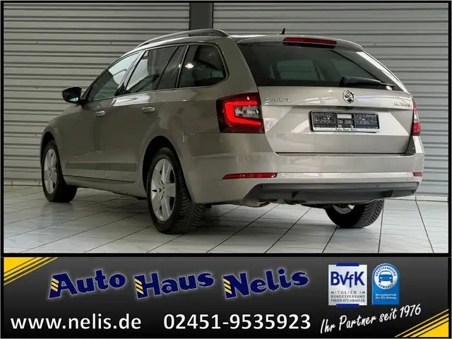 Skoda Octavia view 5