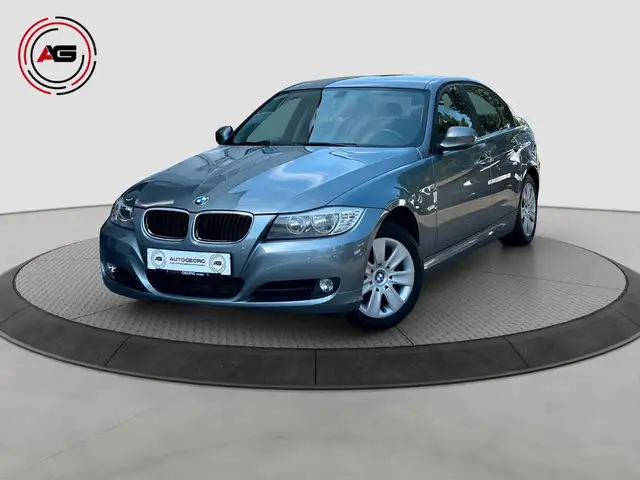 BMW 318 d LCI Lim. NAV PDC SHZ BLUETOOTH TÜV 10-2027