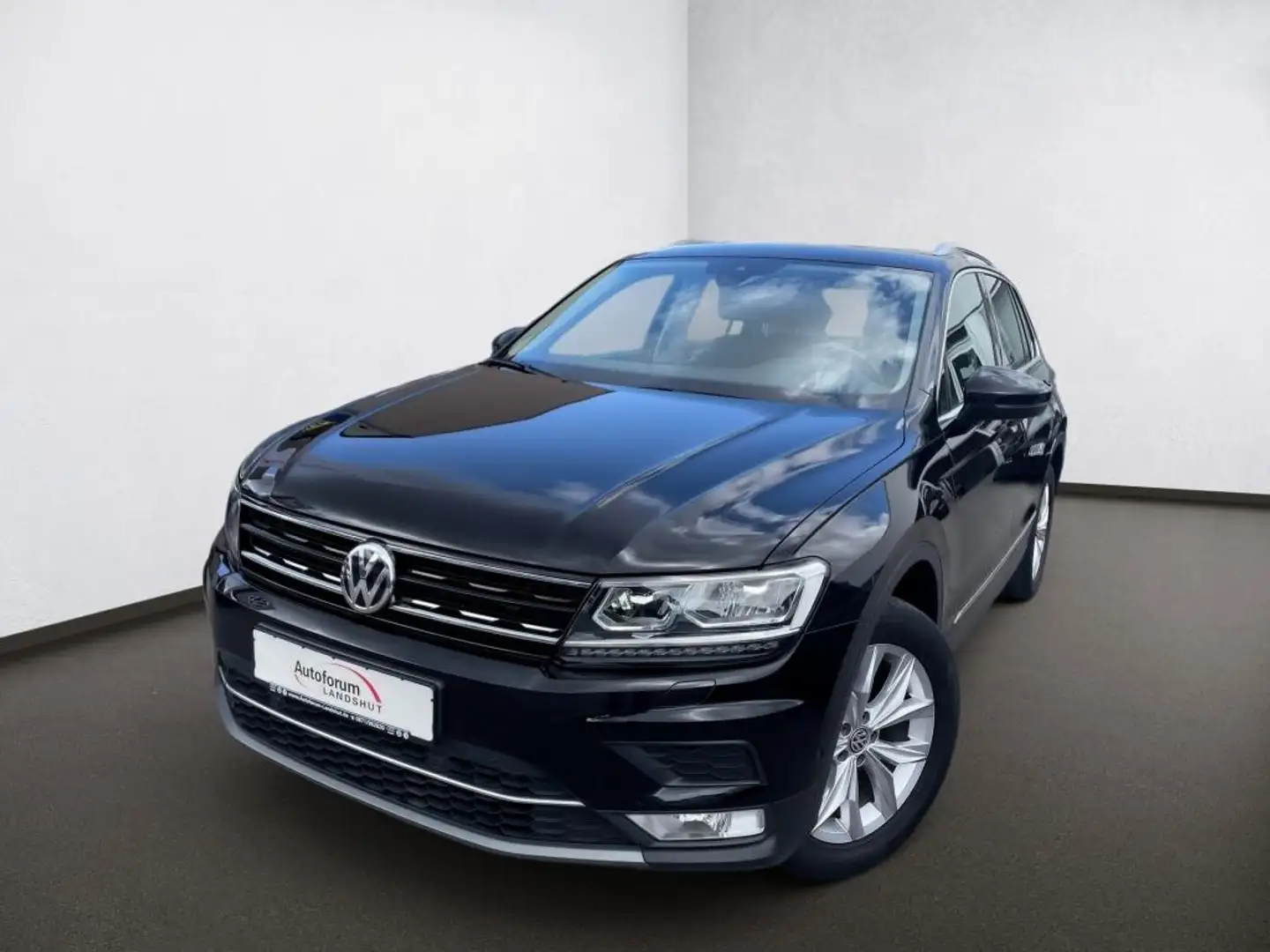 Volkswagen Tiguan 2.0 TDI Highline 4M AHK/LED/NAVI/KAMERA Negro - 2