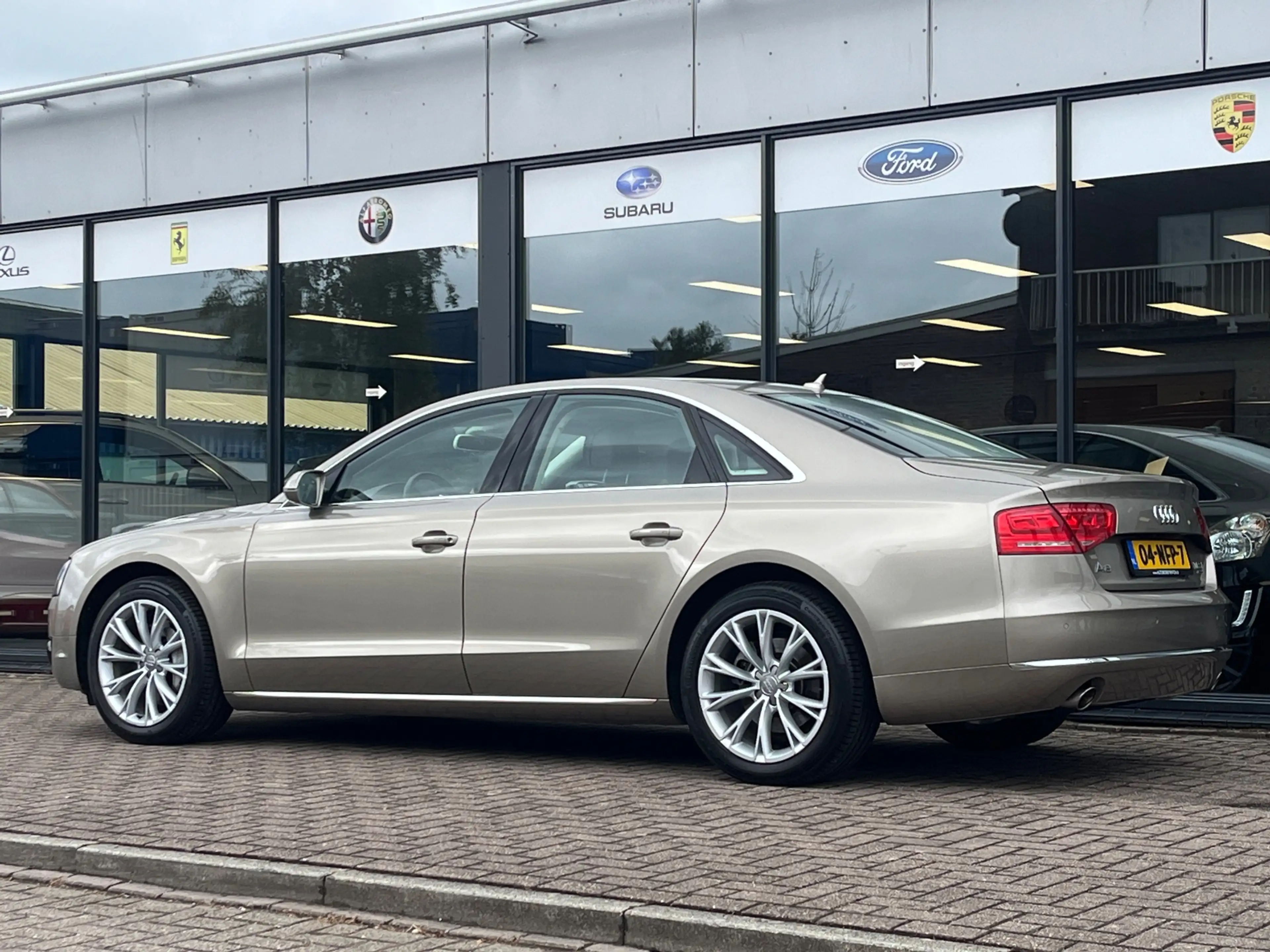 Audi A8 3.0 TFSI 290pk Quattro Pro Line+ | Youngtimer | Sc — photo 9
