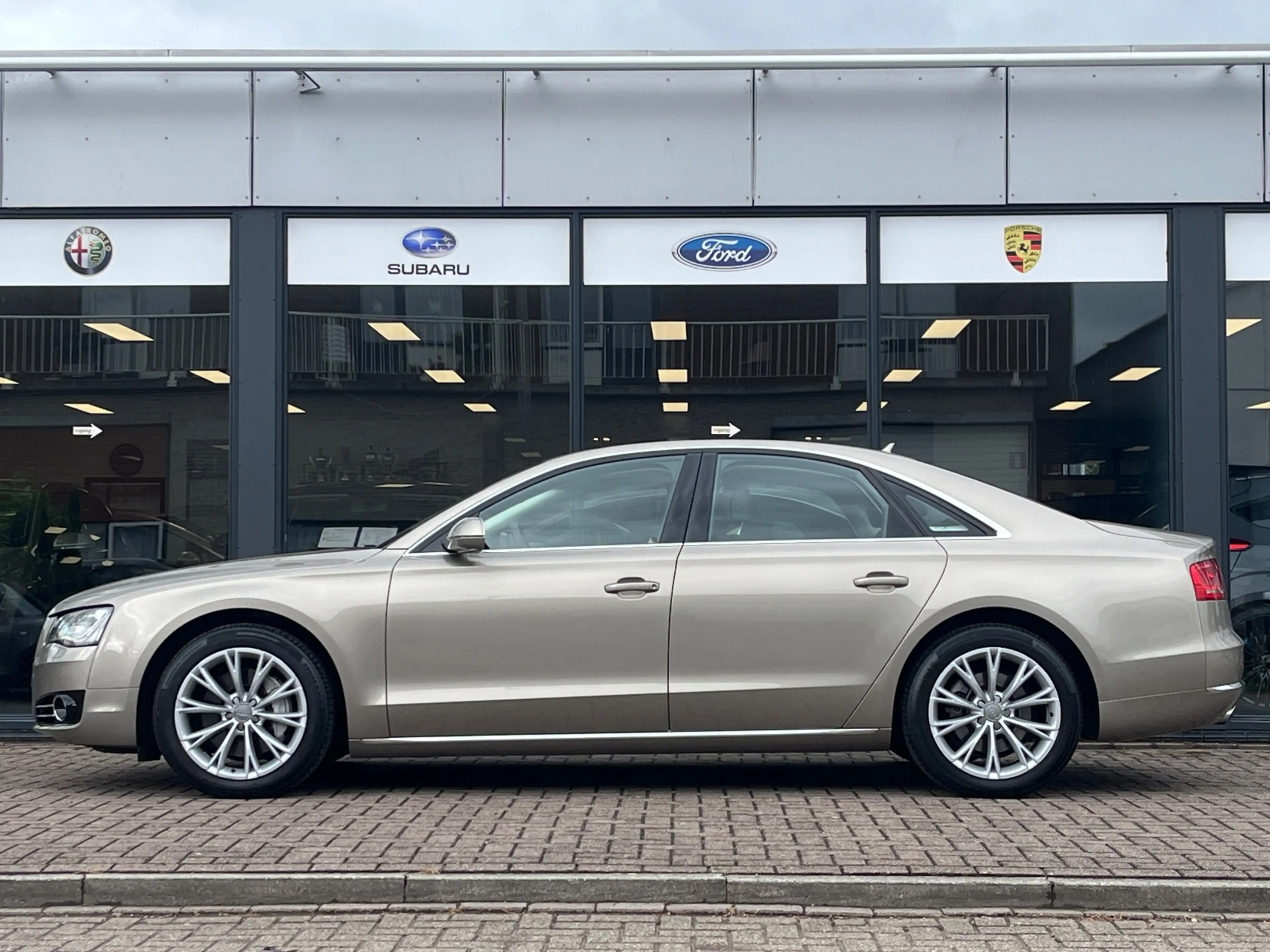 Audi A8 3.0 TFSI 290pk Quattro Pro Line+ | Youngtimer | Sc — photo 7