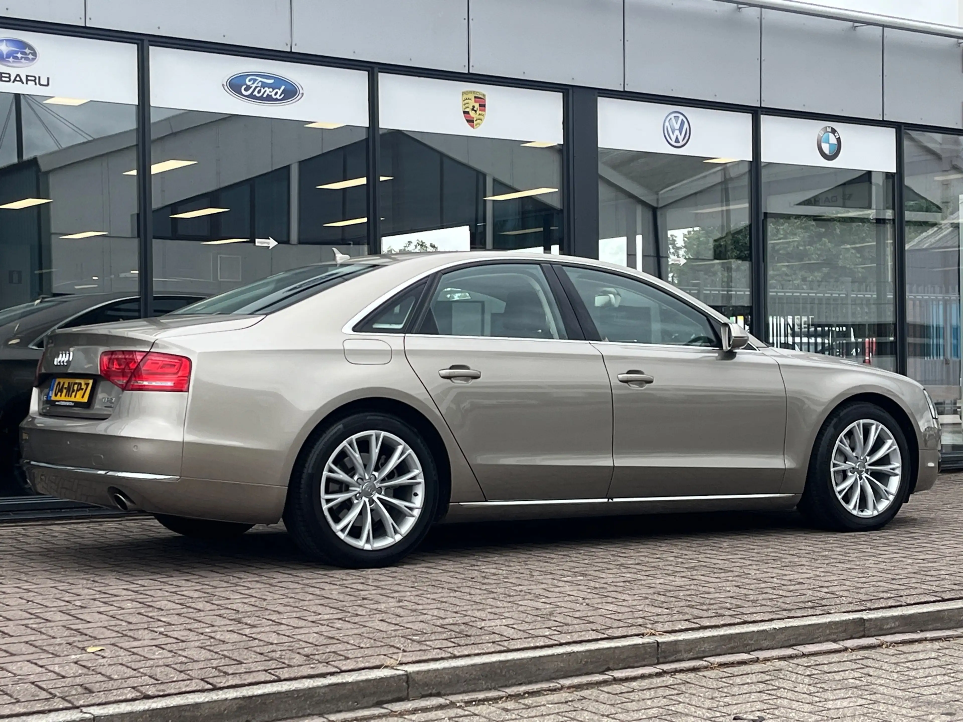 Audi A8 3.0 TFSI 290pk Quattro Pro Line+ | Youngtimer | Sc — photo 13