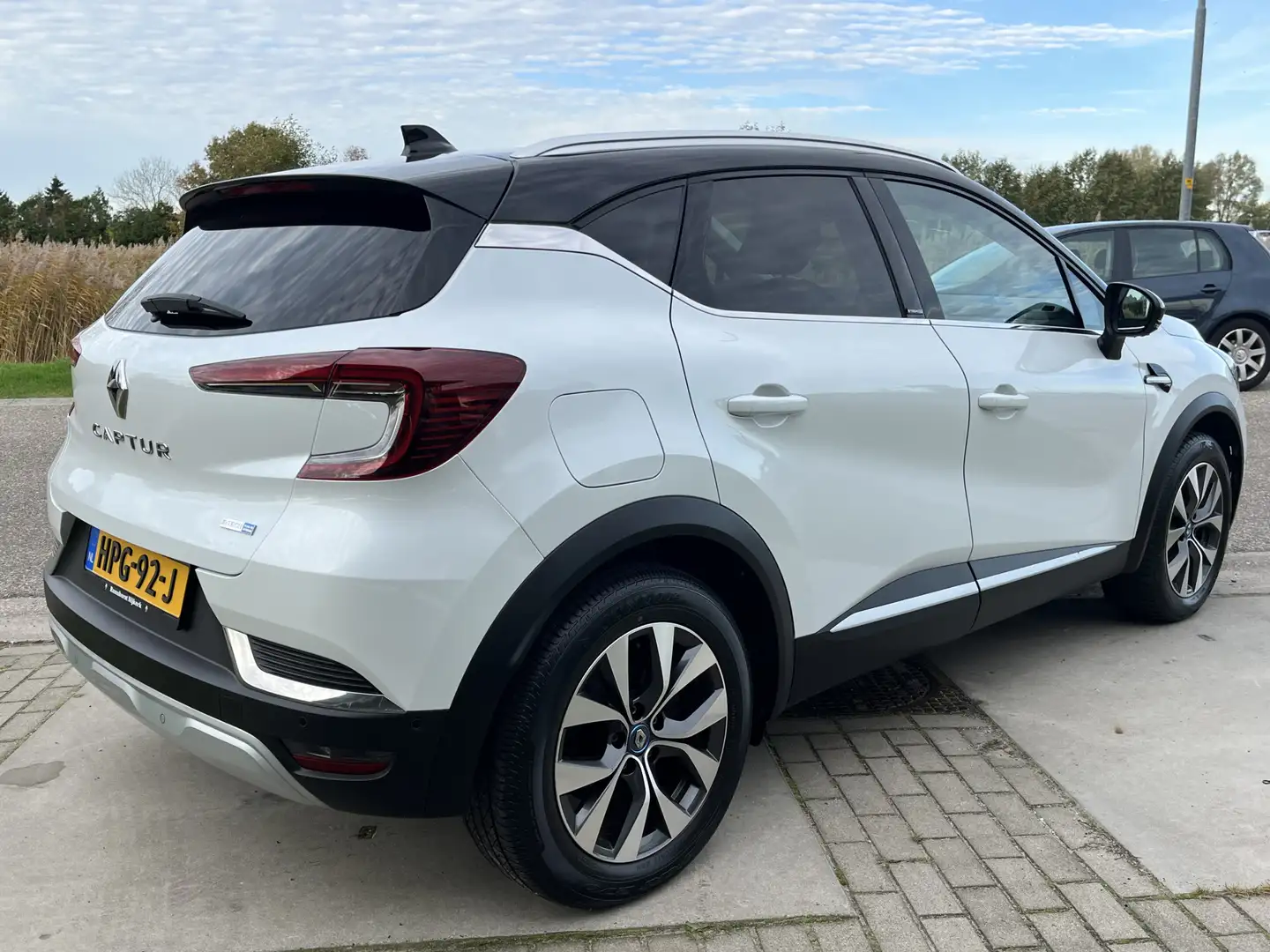 Renault Captur 1.6 E-Tech Plug-in Hybrid 160PK Edition One / Deal Blanc - 2