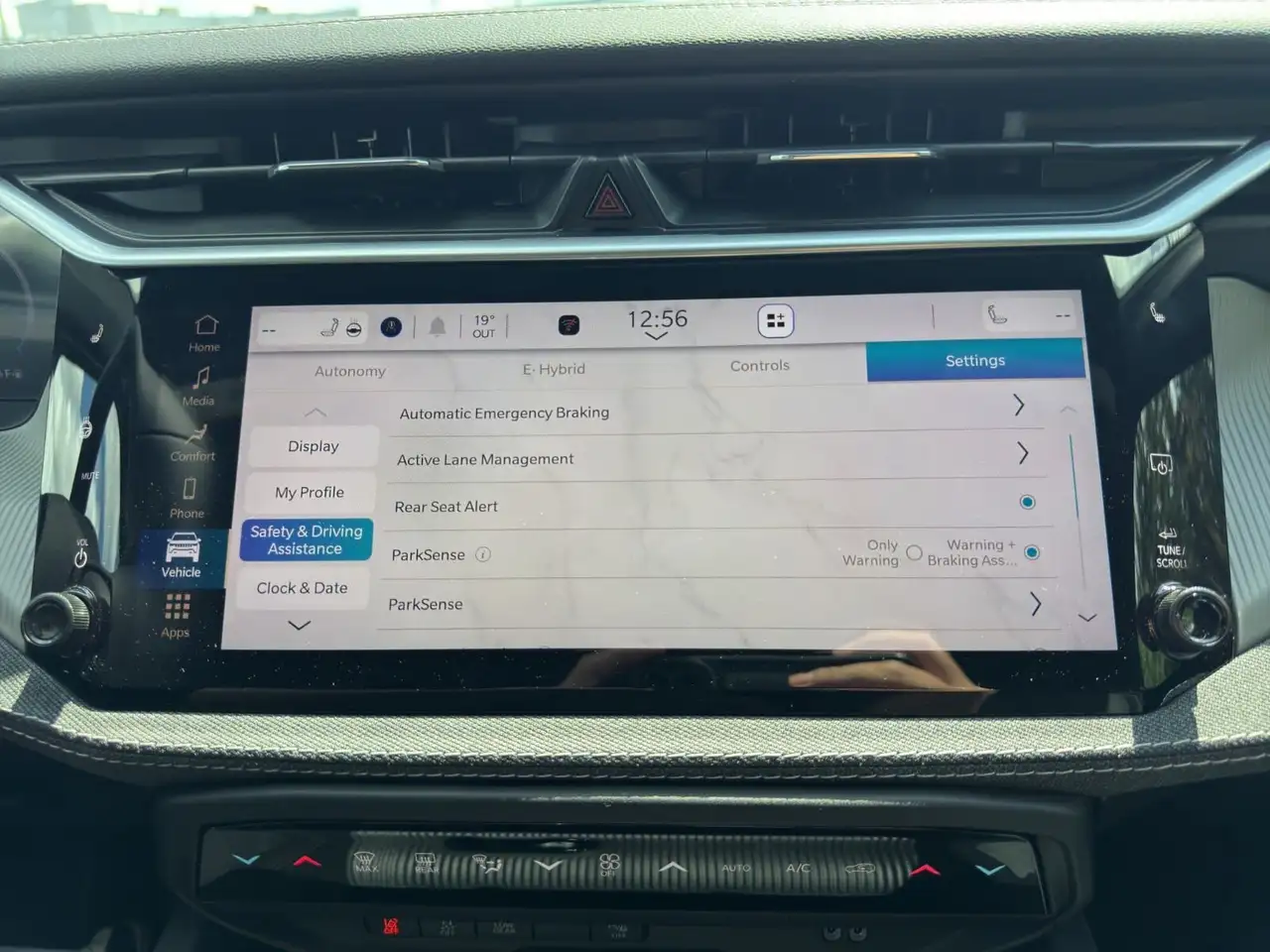 Jeep Cherokee снимка Jeep Cherokee