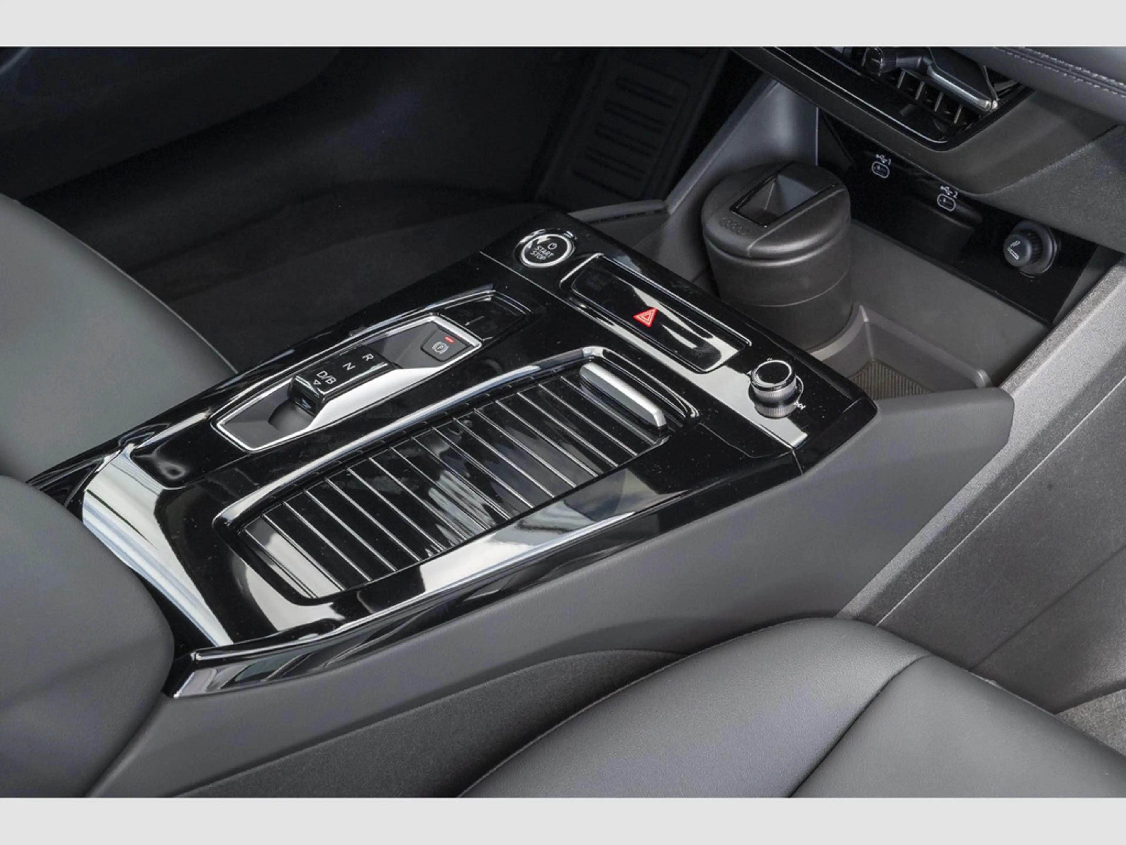 Audi A6 e-tron — photo 11