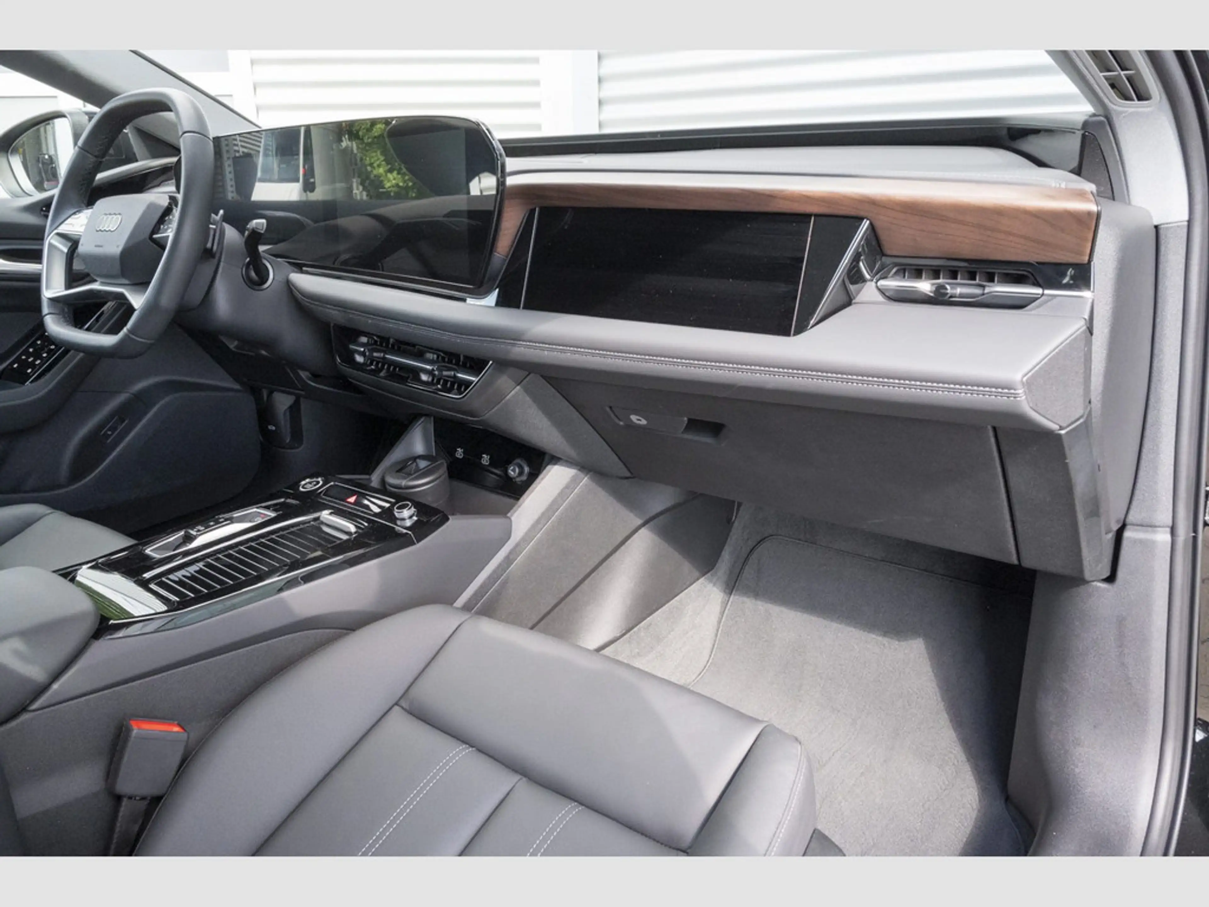 Audi A6 e-tron — photo 10