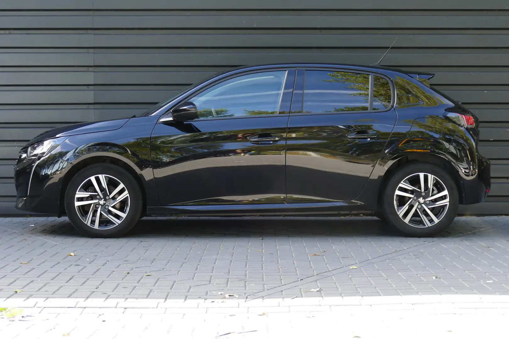 Peugeot 208 1.2 PURETECH 100PK 5-DRS ALLURE PACK / NAVI / LED Noir - 2