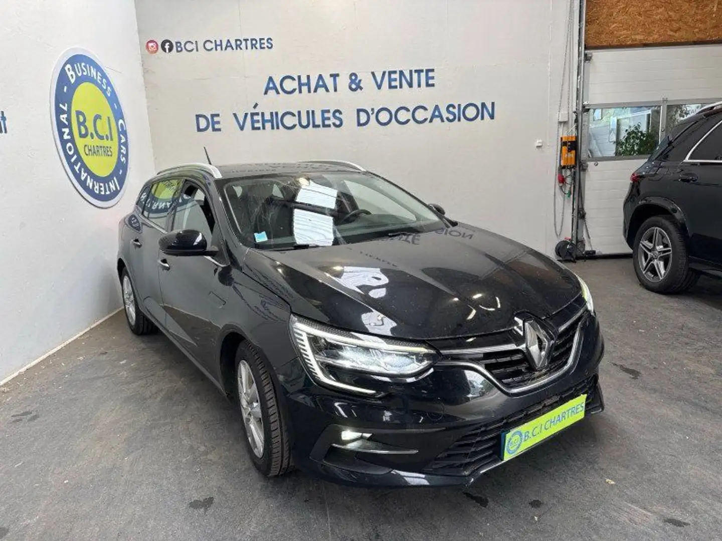 Renault Megane IV ESTATE 1.6 E-TECH PLUG-IN 160CH BUSINESS -21N Noir - 2