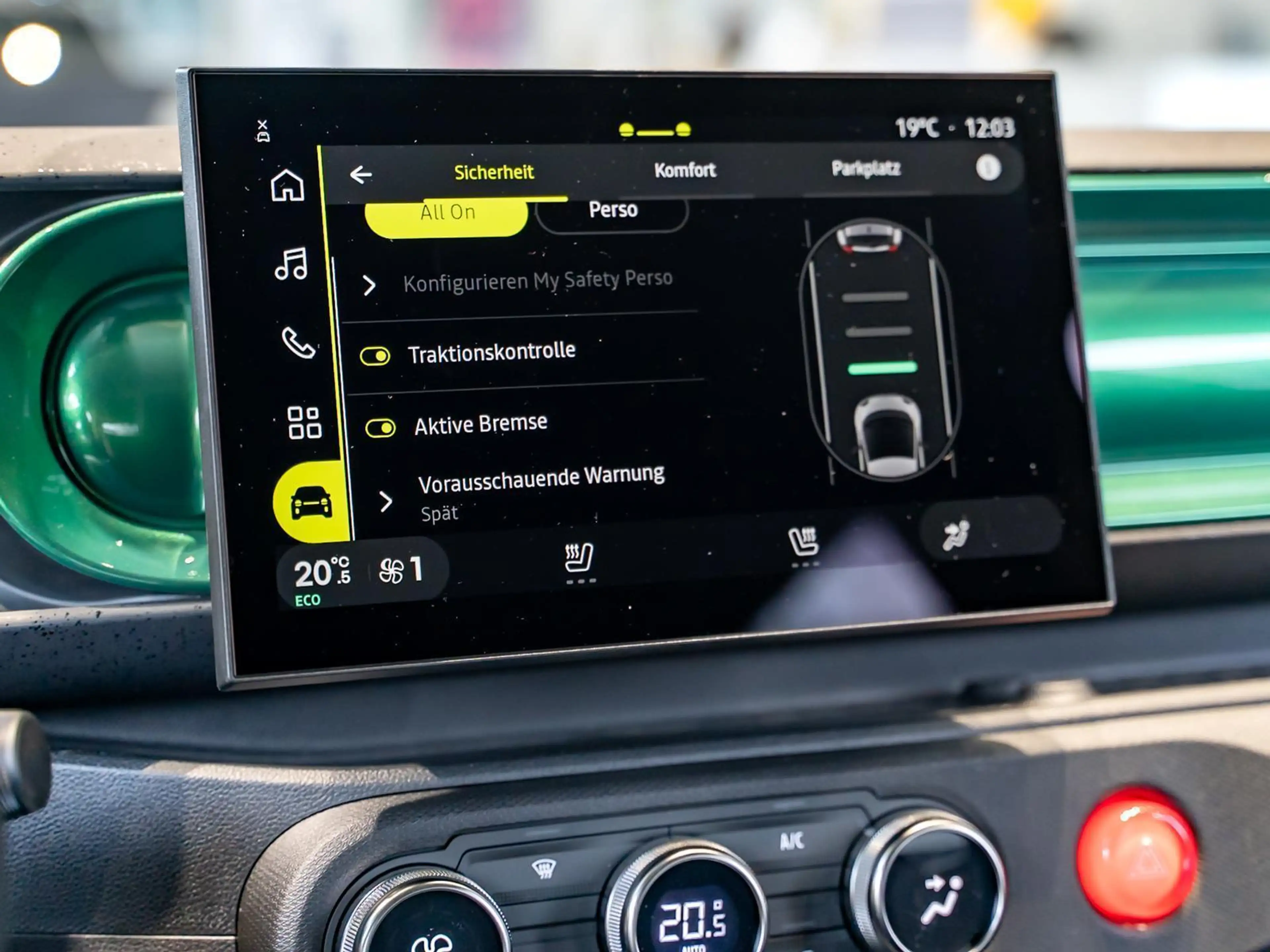 Renault Twingo E-TECH Techno NAVI SHZ PDC RFK BT TWA EPA — photo 11