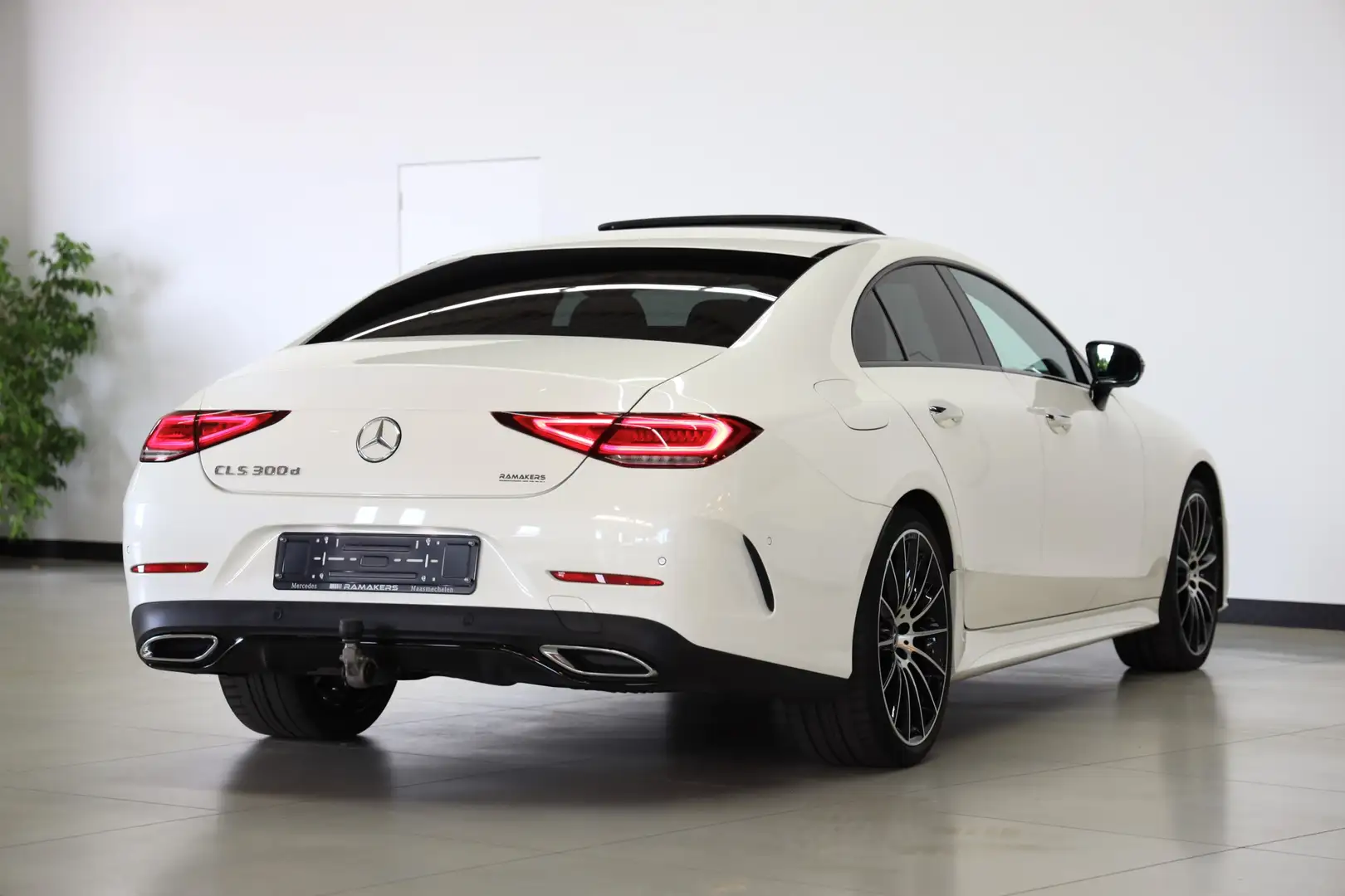 Mercedes-Benz CLS 300 d AMG Night 20" Schuifdak Distronic+ Burmester Blanc - 2
