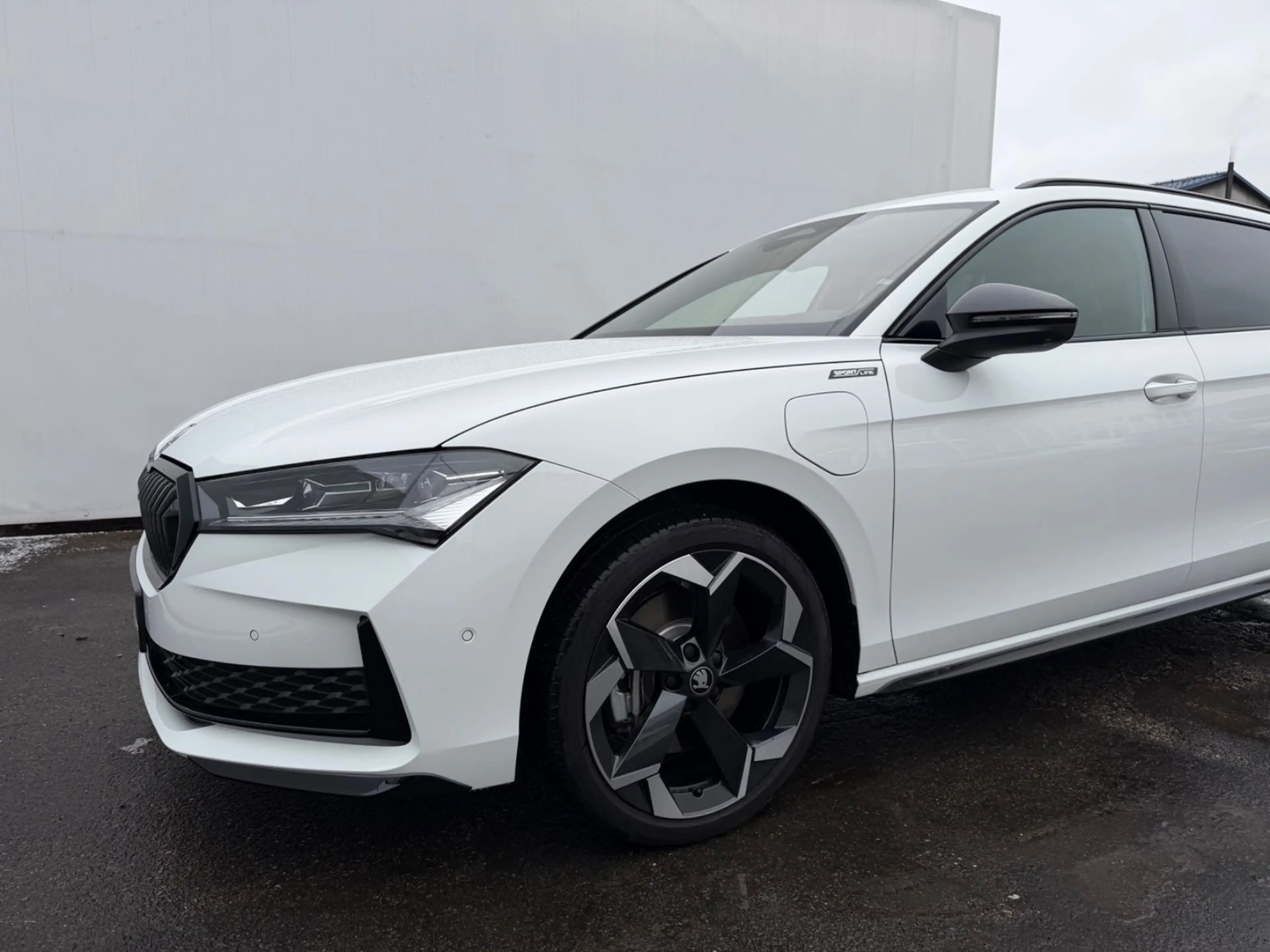Skoda Superb Kombi 1.5 TSI iV Sportline*AHK* — photo 5