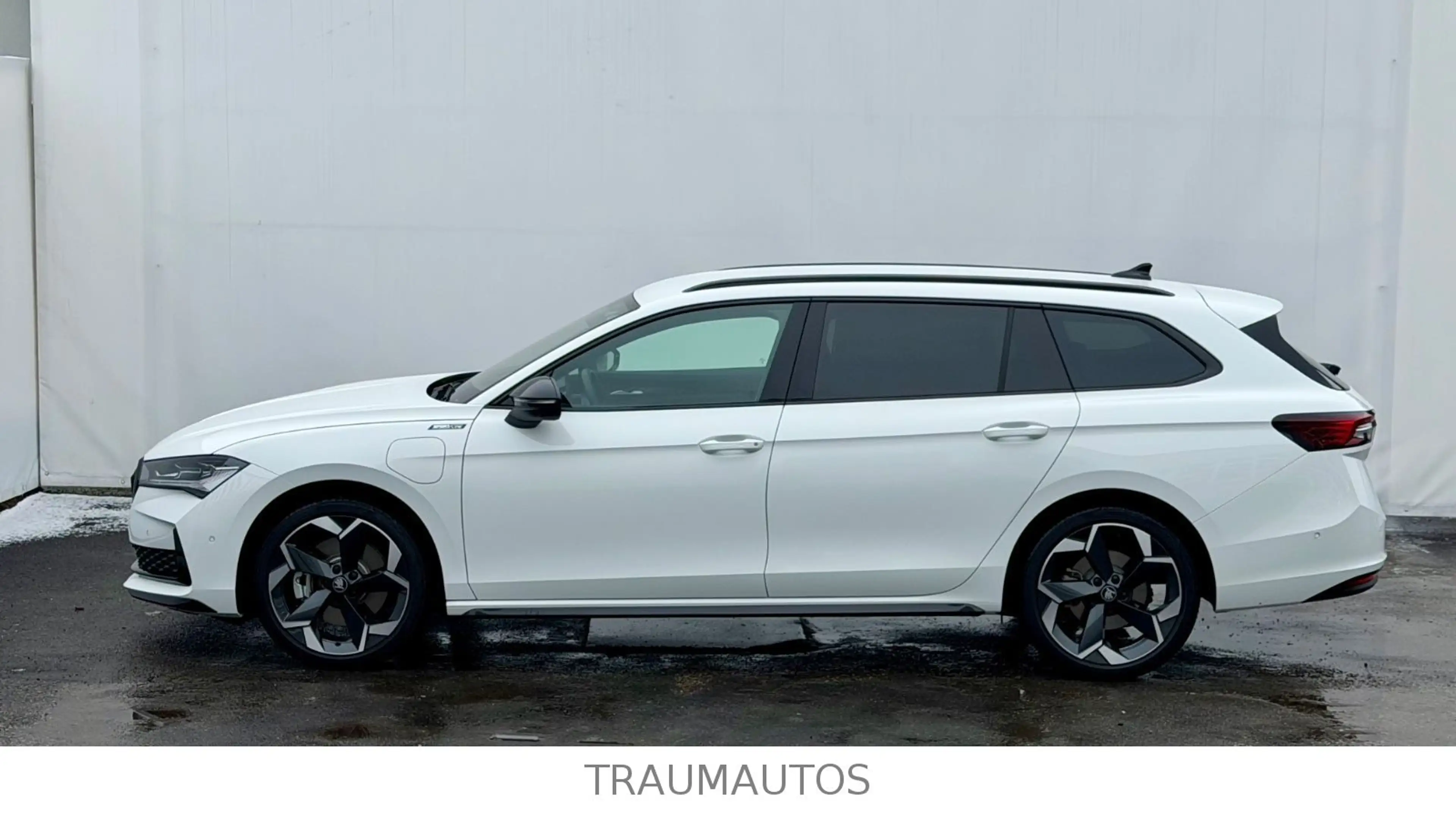 Skoda Superb Kombi 1.5 TSI iV Sportline*AHK* — photo 6