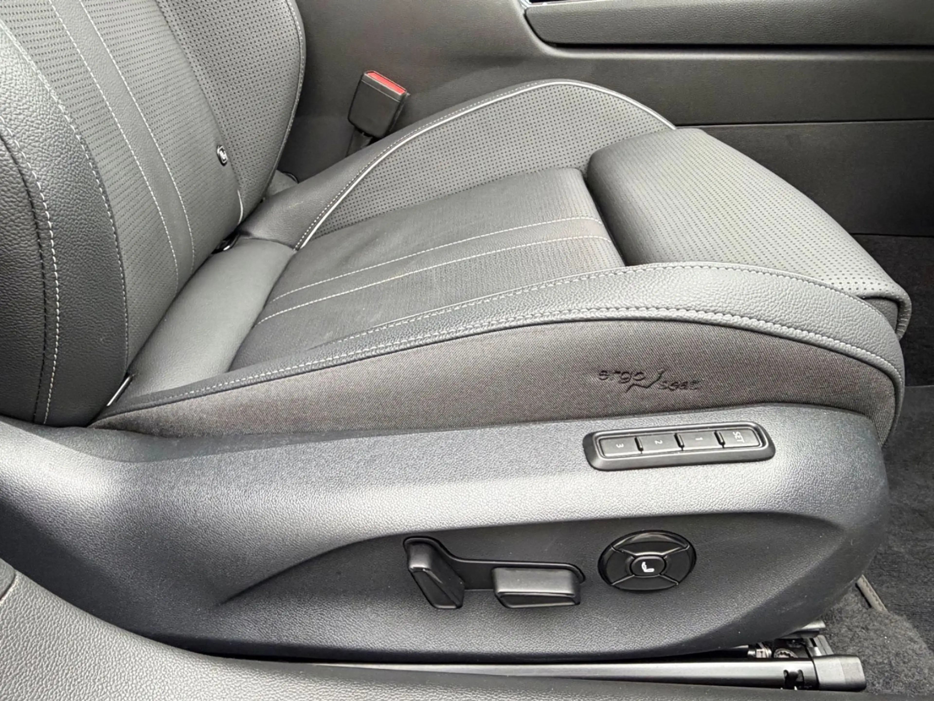 Skoda Superb Kombi 1.5 TSI iV Sportline*AHK* — photo 14