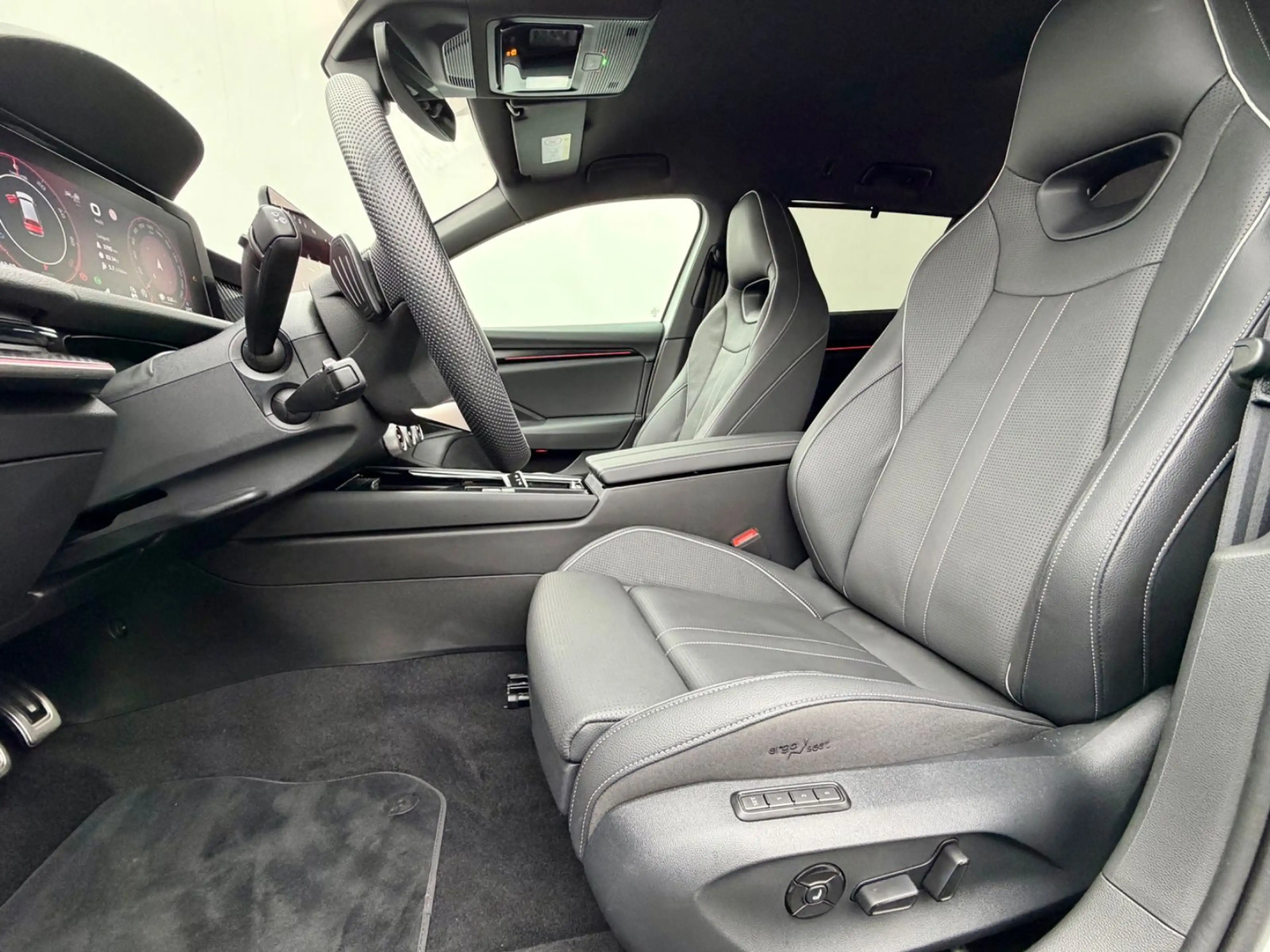Skoda Superb Kombi 1.5 TSI iV Sportline*AHK* — photo 10