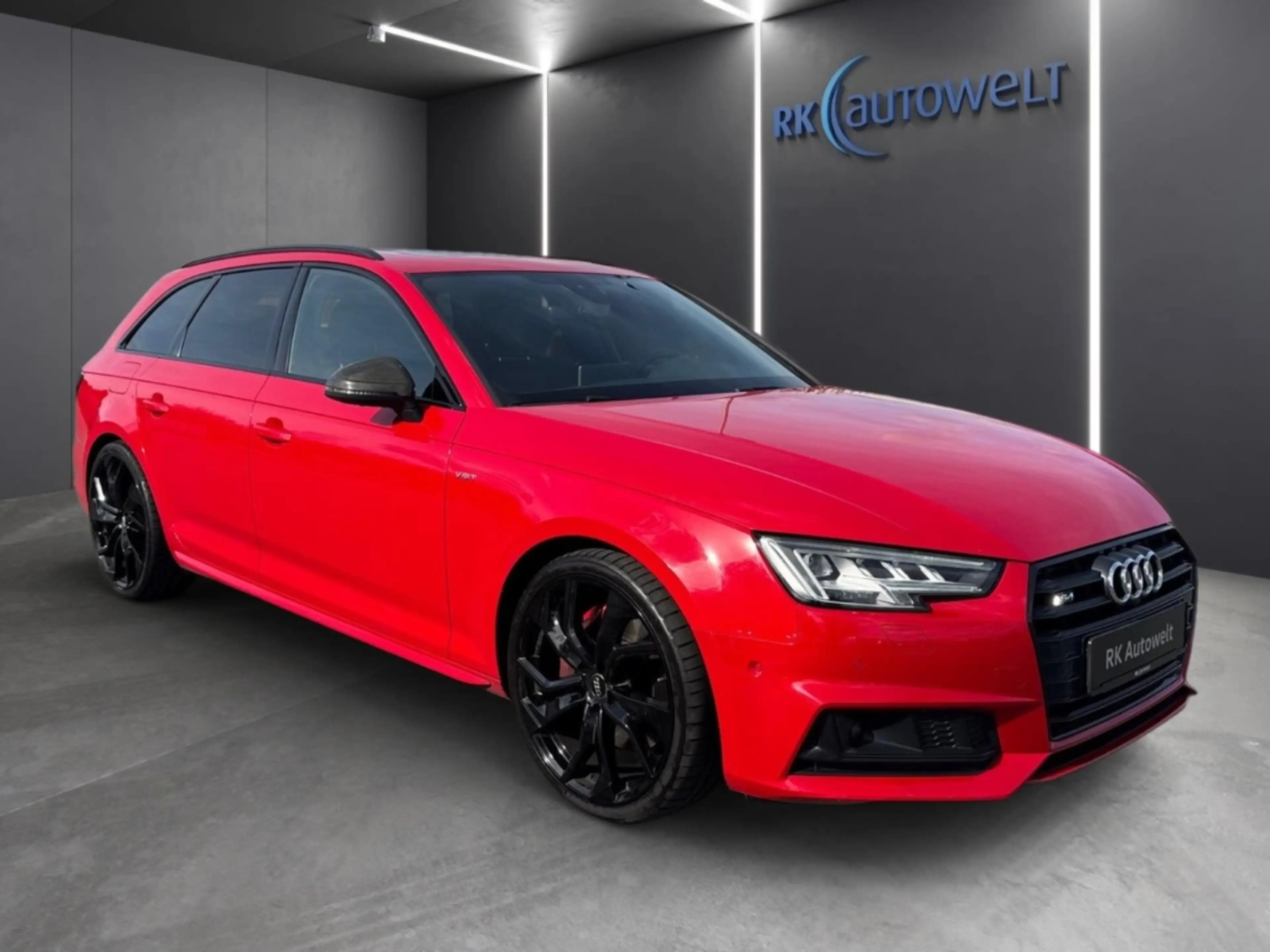 Audi S4 Avant 3.0 TFSI qu. Matrix-LED AHK Pano Standh. — photo 2