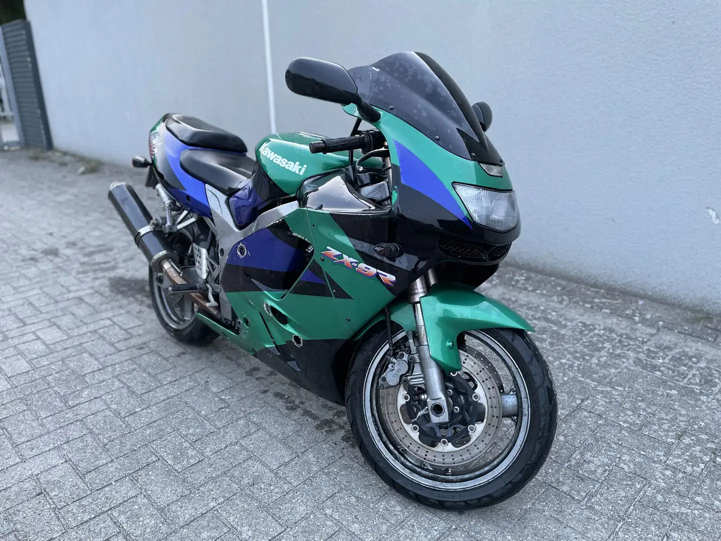 Kawasaki Ninja ZX-9R - 1