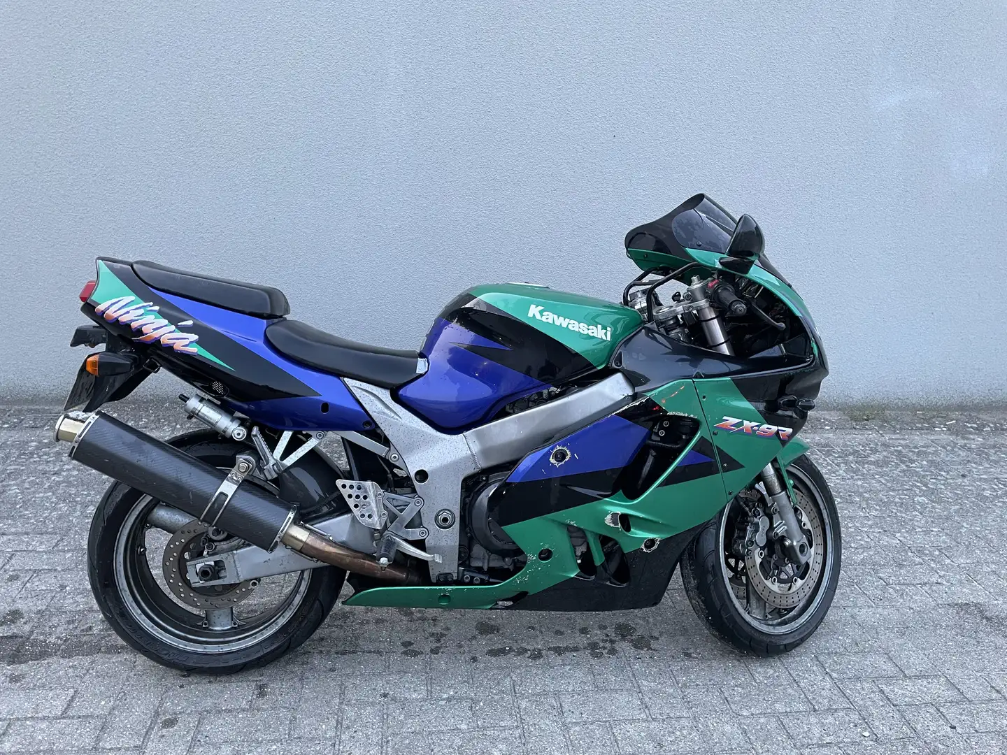 Kawasaki Ninja ZX-9R - 2