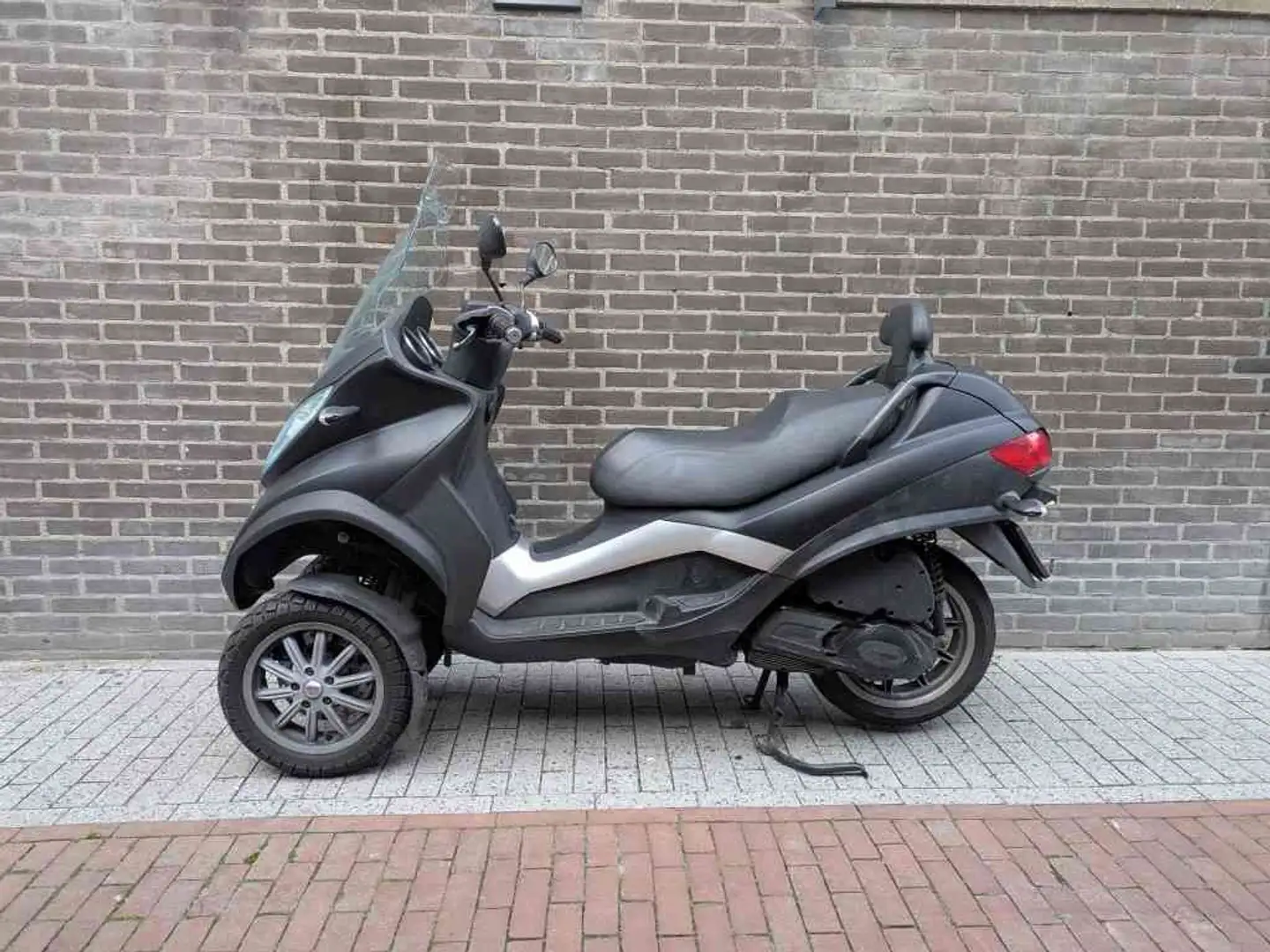 Piaggio MP3 300 Black - 2