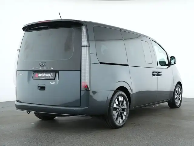 Hyundai Staria view 5