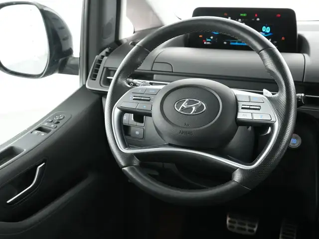 Hyundai Staria view 10