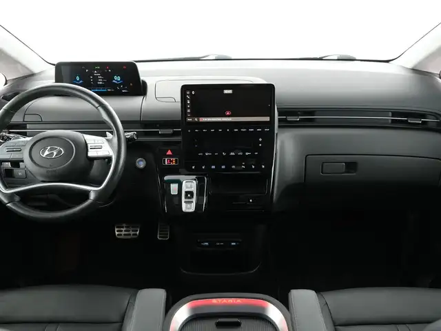 Hyundai Staria view 9