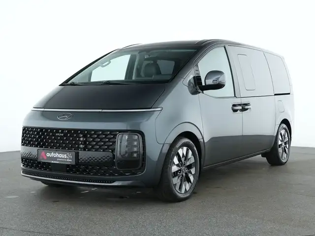 Hyundai Staria view 3