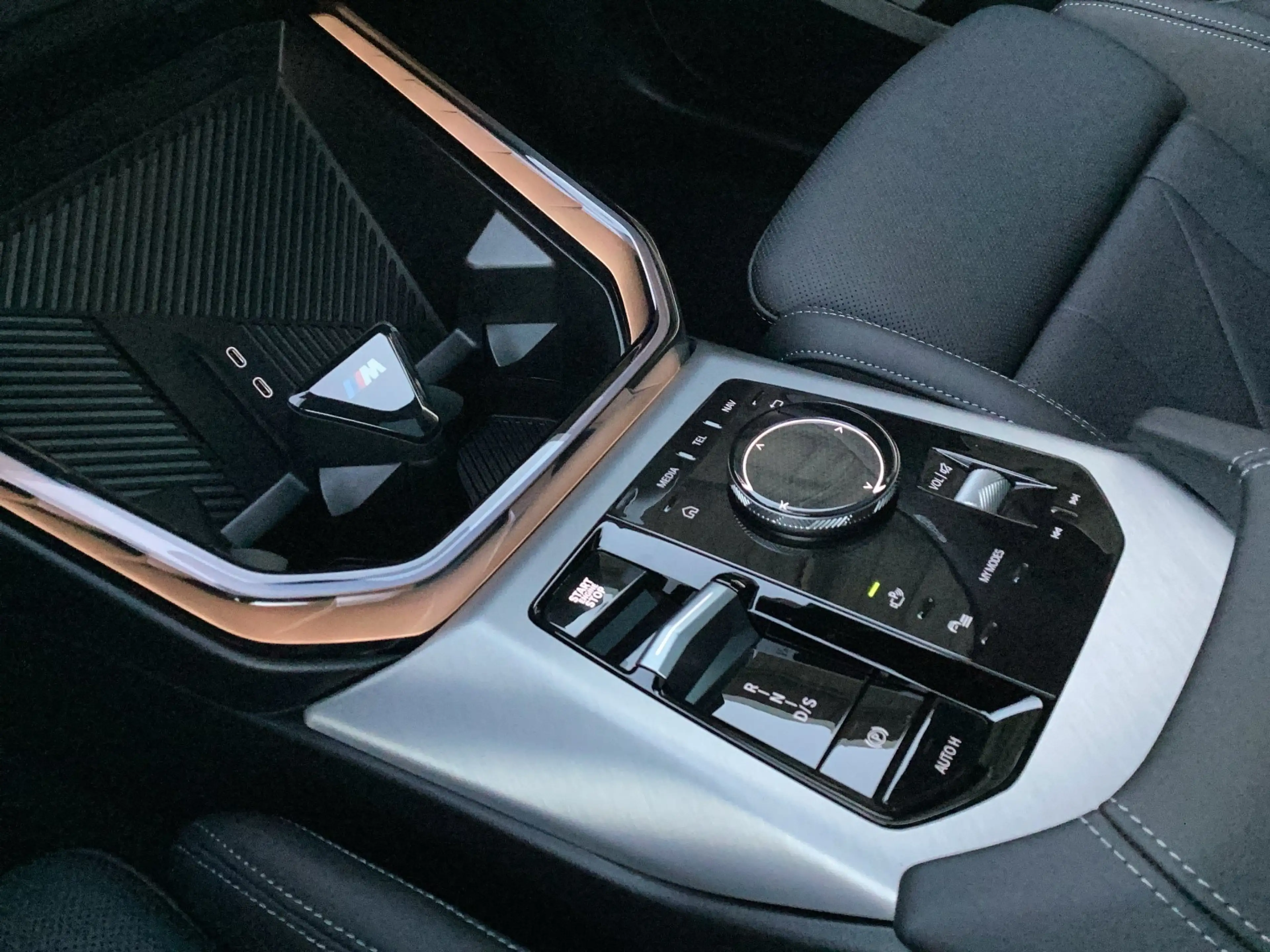 BMW X3 30e xDrive M-Paket AHK Pano HK — photo 9