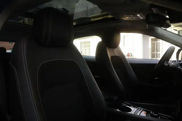 Jaguar F-Pace view 6
