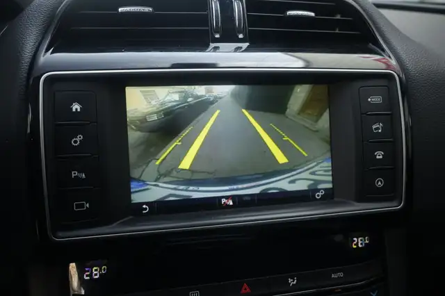 Jaguar F-Pace view 8